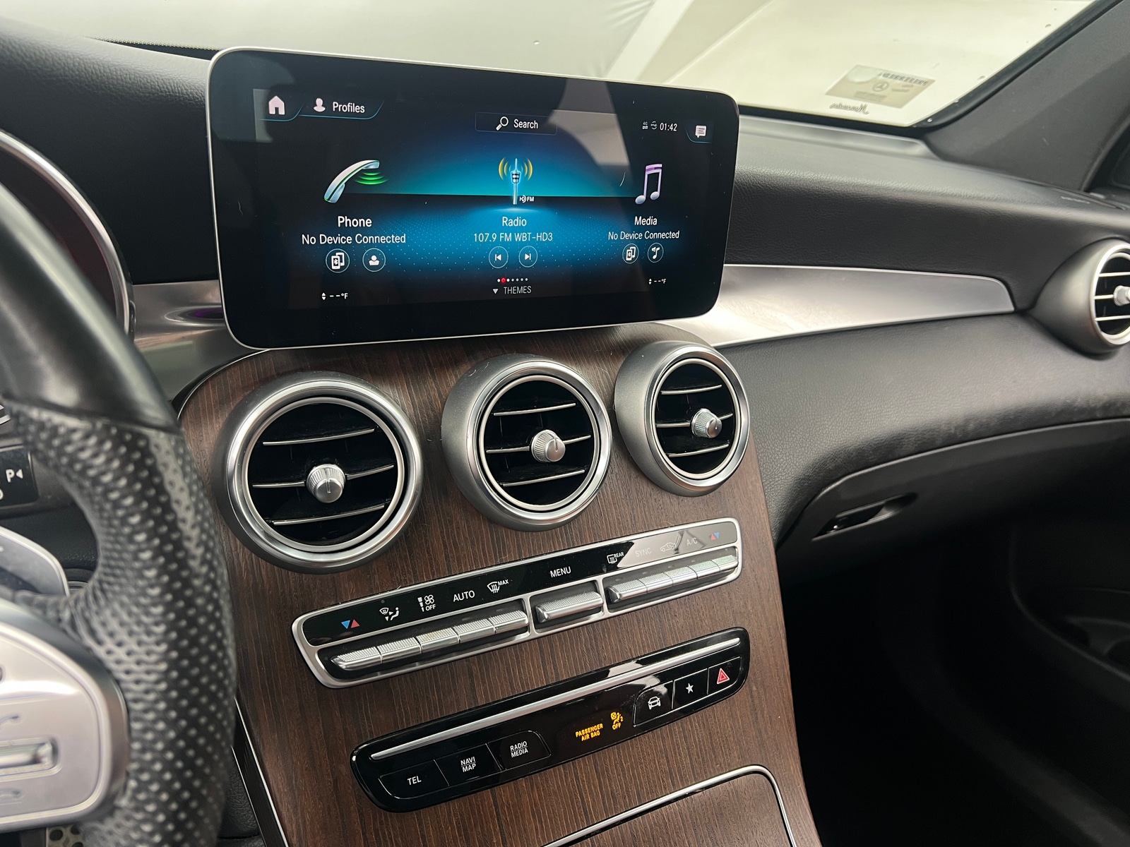 Thumbnail: 2020 Mercedes-Benz GLC - 3