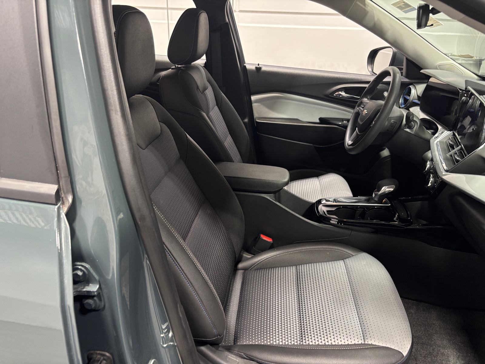 Thumbnail: 2025 Chevrolet Trax - 2