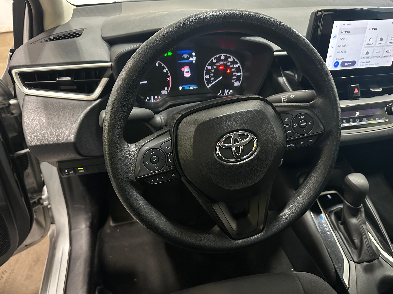 Thumbnail: 2025 Toyota Corolla - 5