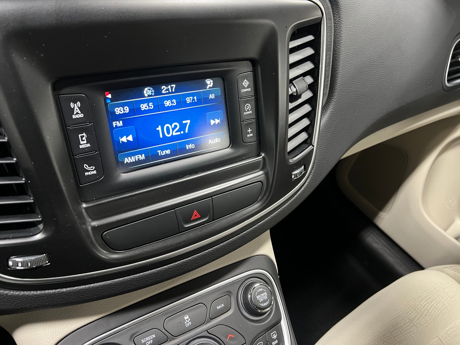 Thumbnail: 2016 Chrysler 200 - 4