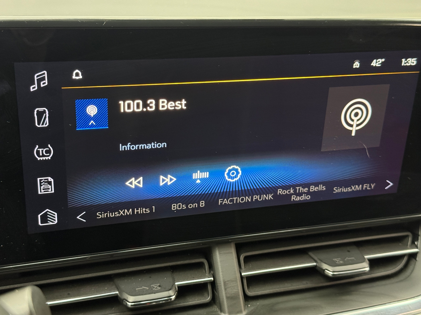 Thumbnail: 2025 Chevrolet Trax - 4