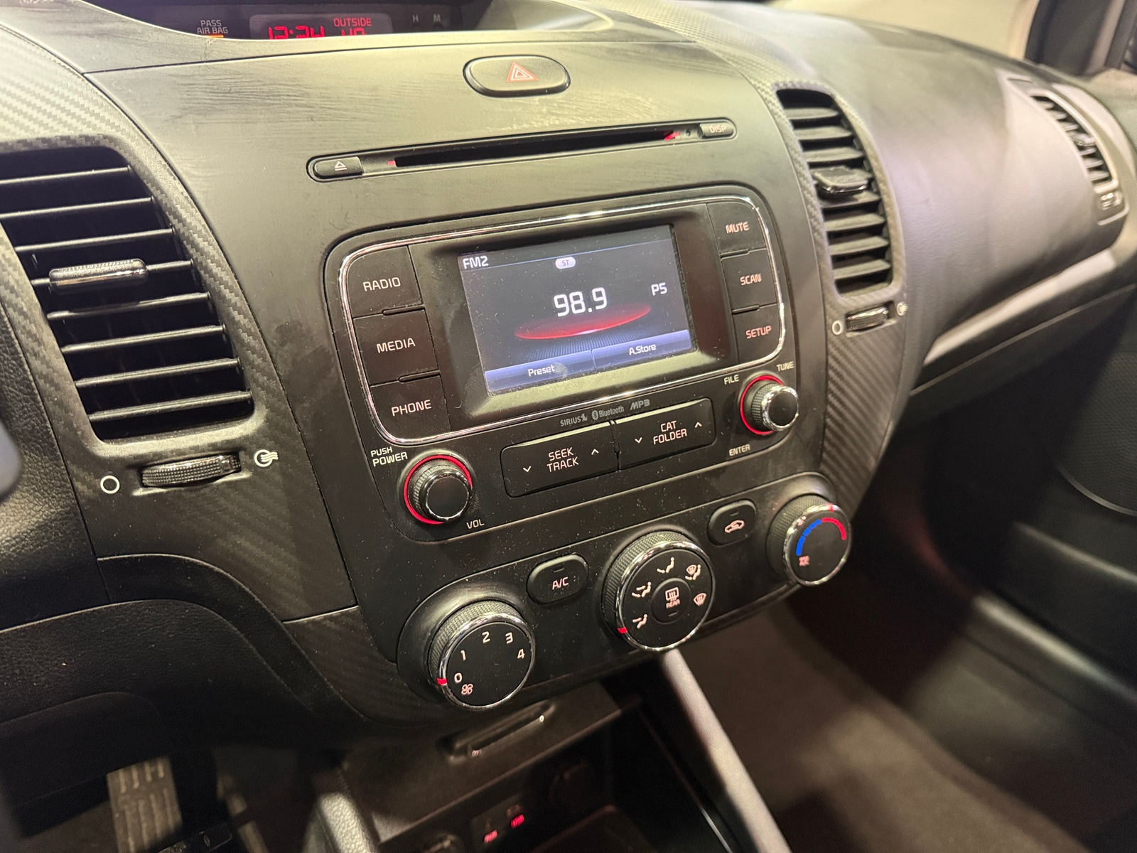 Thumbnail: 2016 Kia Forte - 4