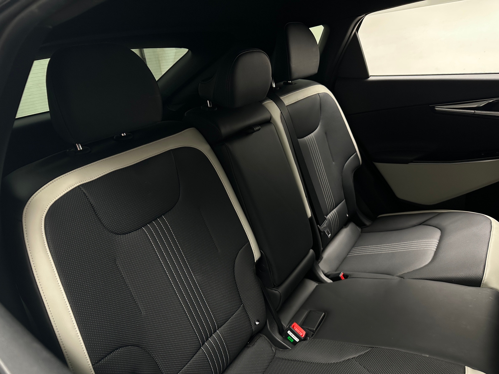 Thumbnail: 2023 Kia EV6 - 5