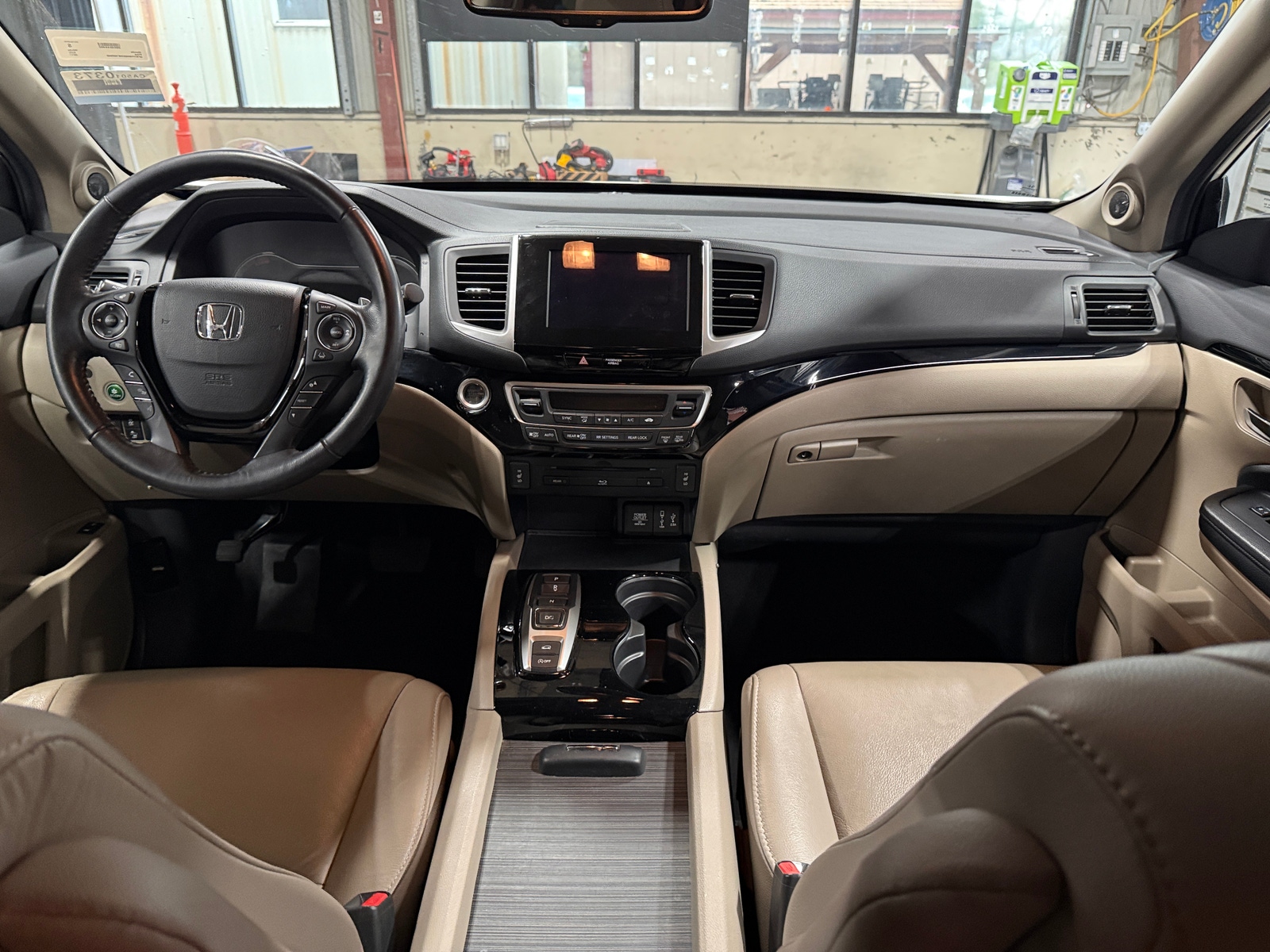 Thumbnail: 2017 Honda Pilot - 2