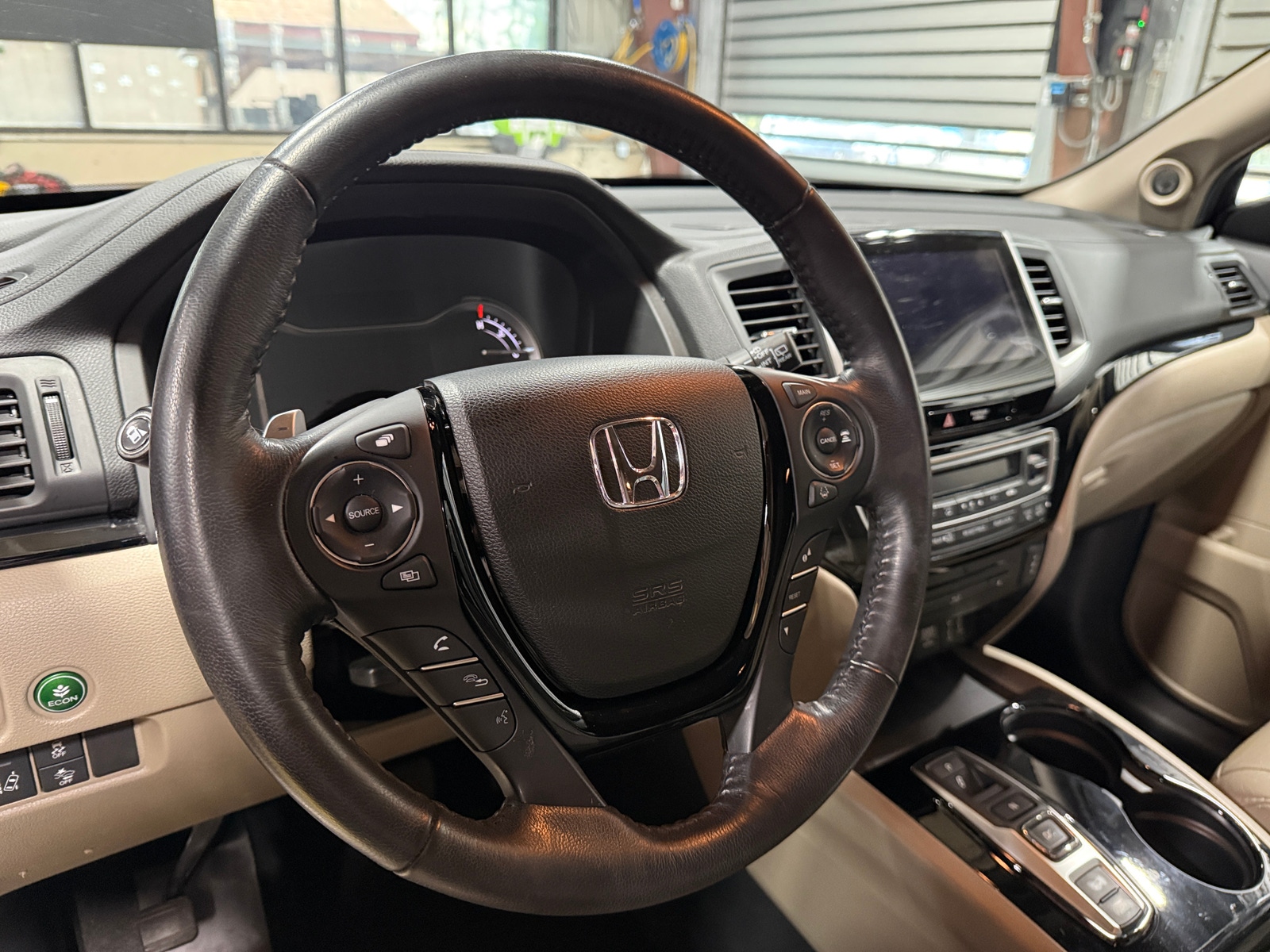 Thumbnail: 2017 Honda Pilot - 4