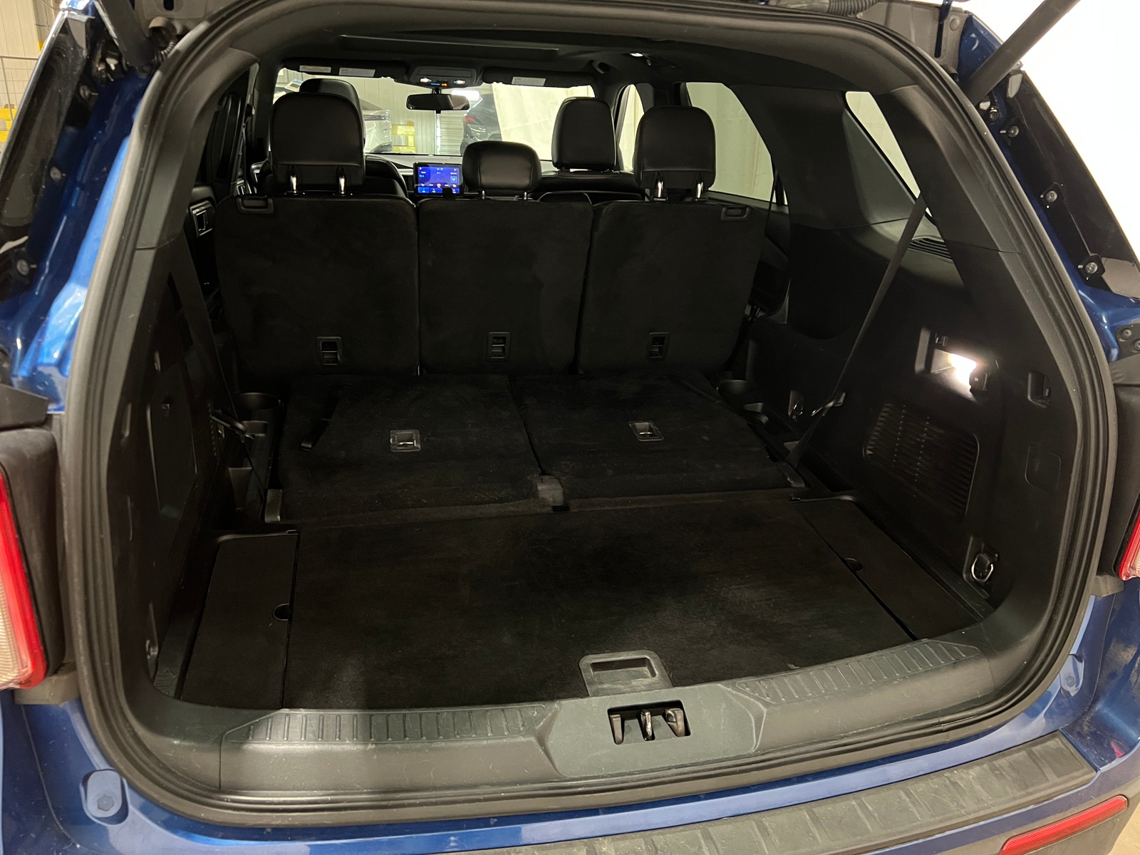 Thumbnail: 2020 Ford Explorer - 7