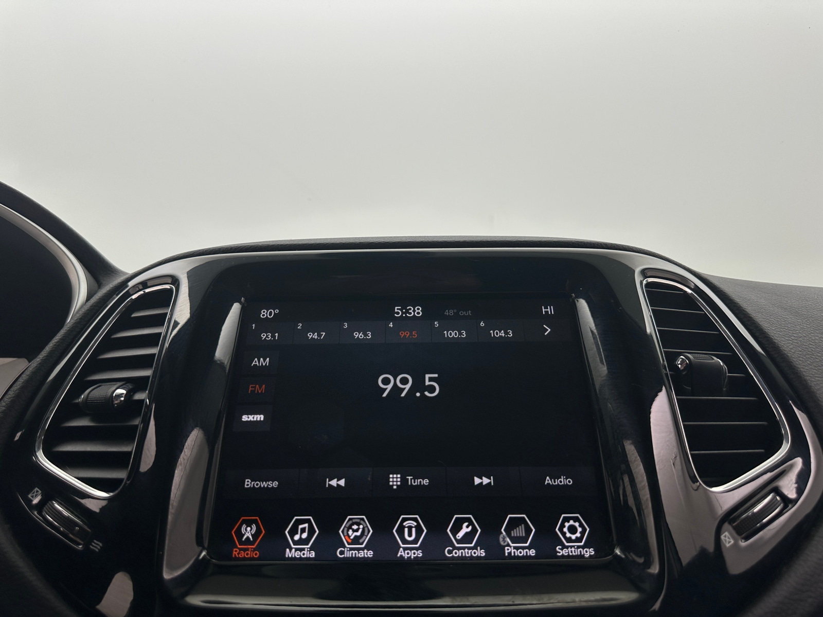 Thumbnail: 2018 Jeep Compass - 3