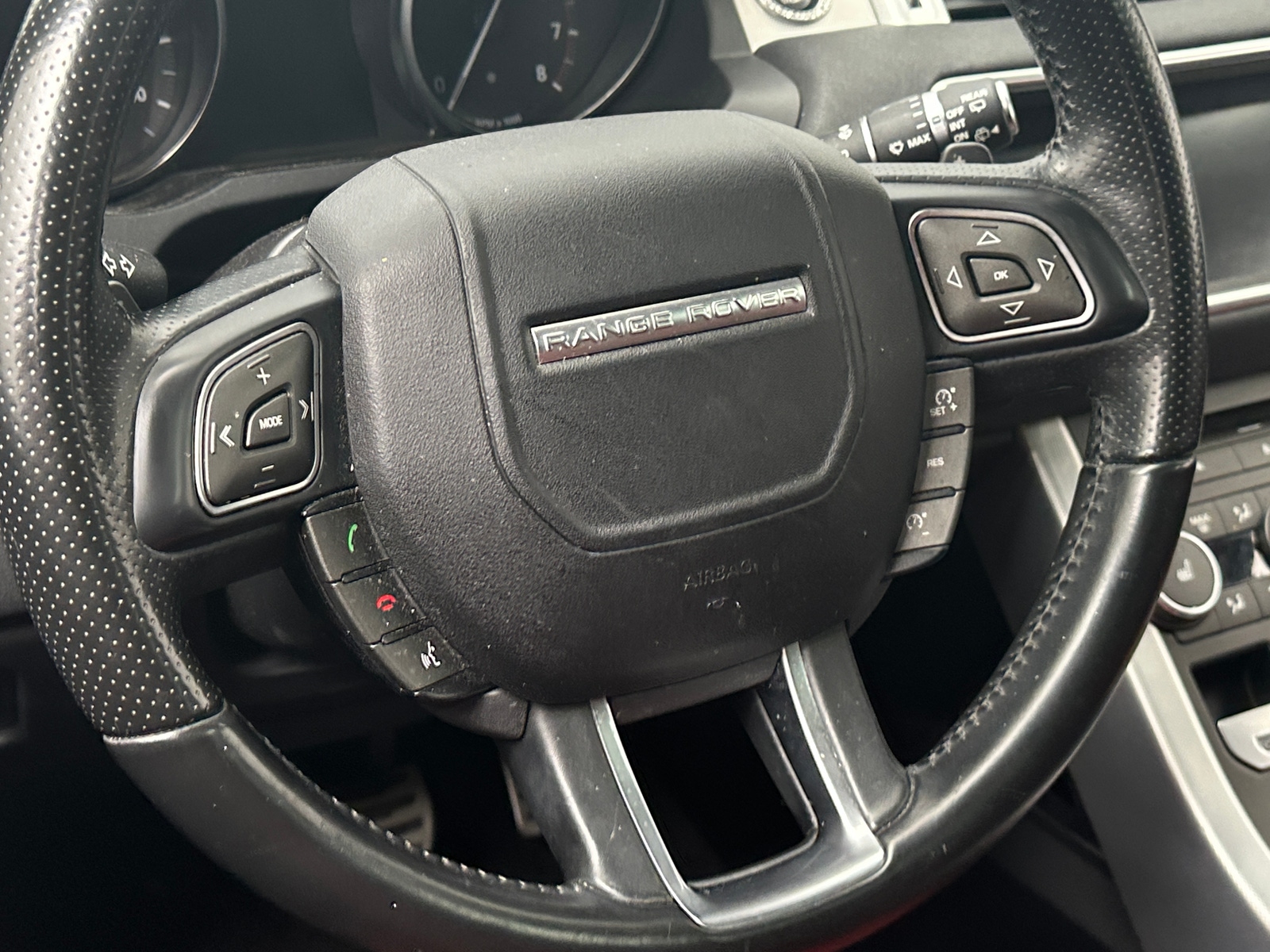 Thumbnail: 2017 Land Rover Range Rover Evoque - 4