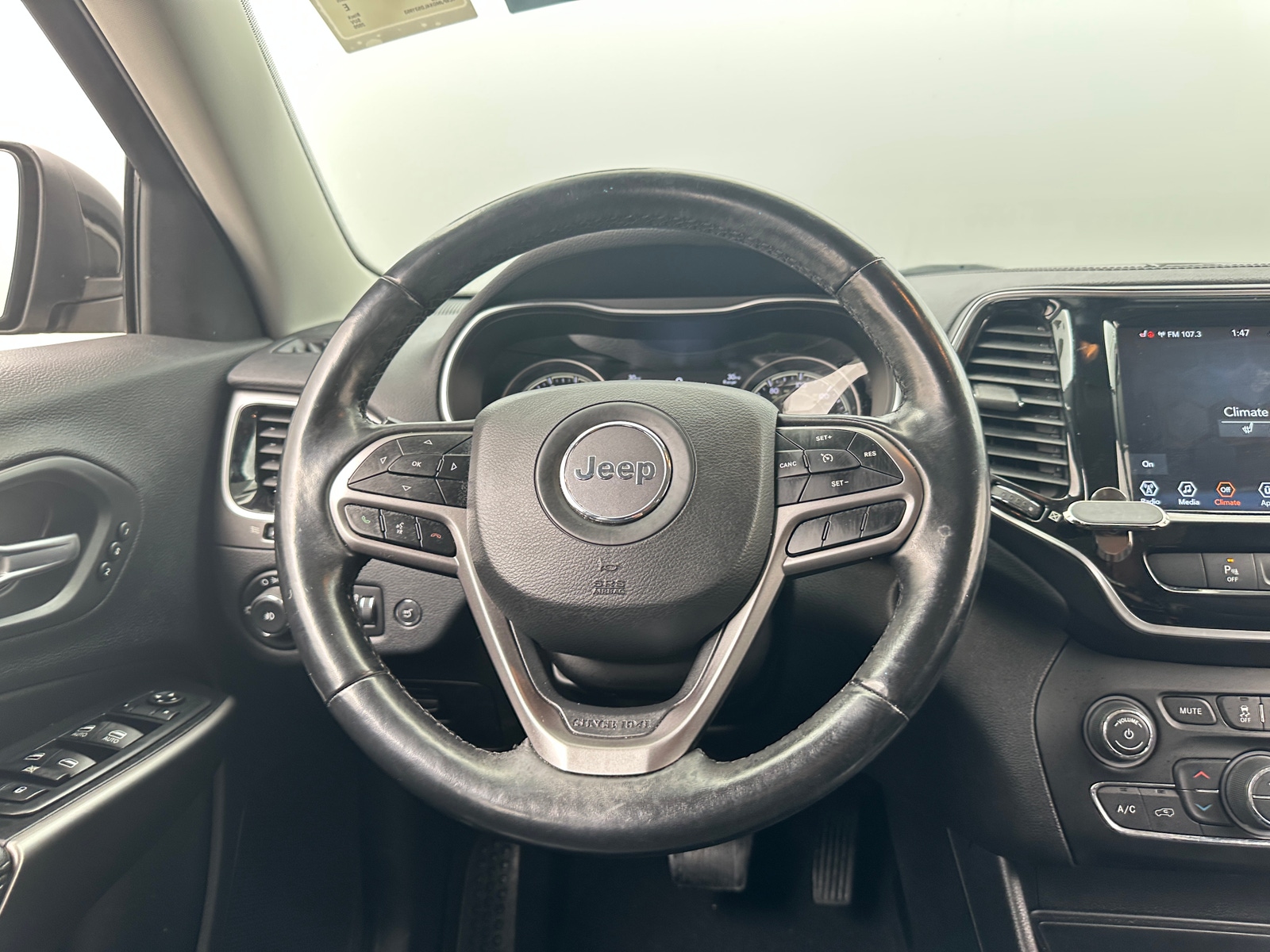 Thumbnail: 2020 Jeep Cherokee - 4