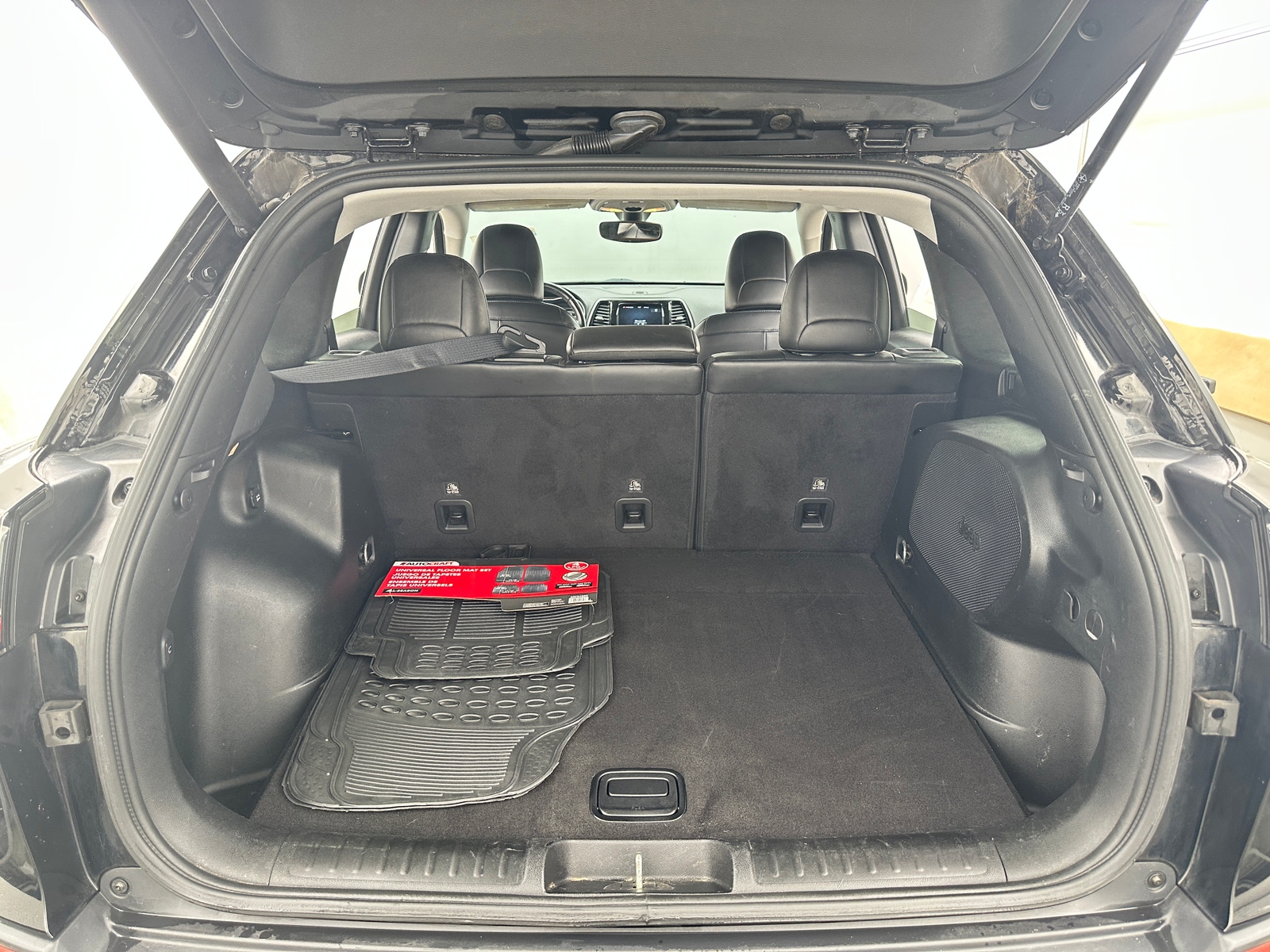 Thumbnail: 2020 Jeep Cherokee - 6