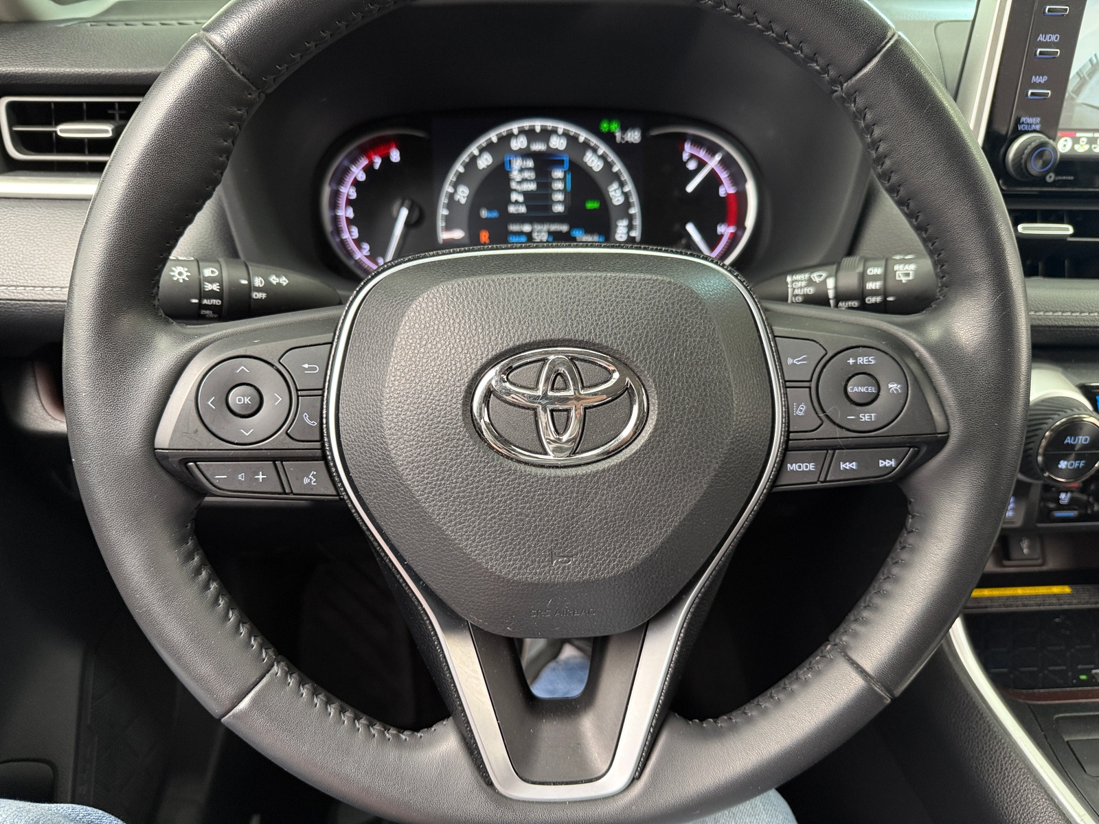 Thumbnail: 2021 Toyota RAV4 - 4