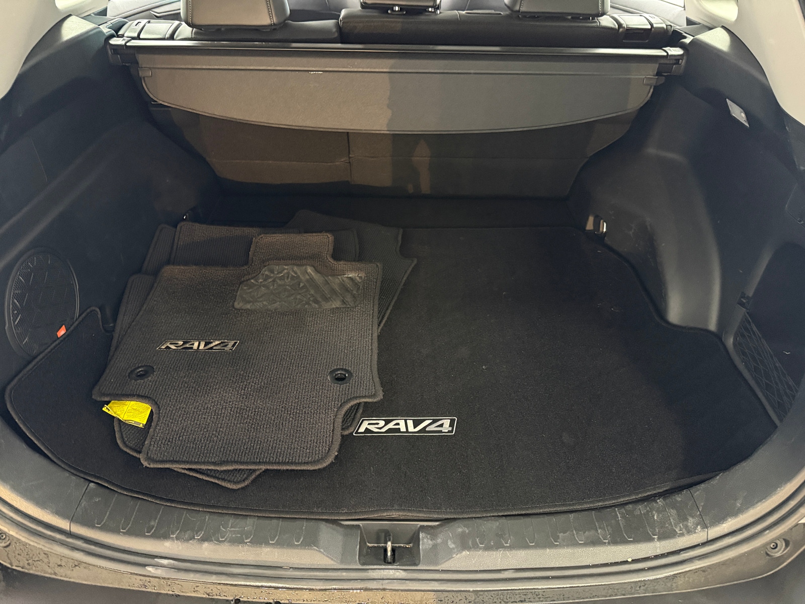 Thumbnail: 2021 Toyota RAV4 - 6