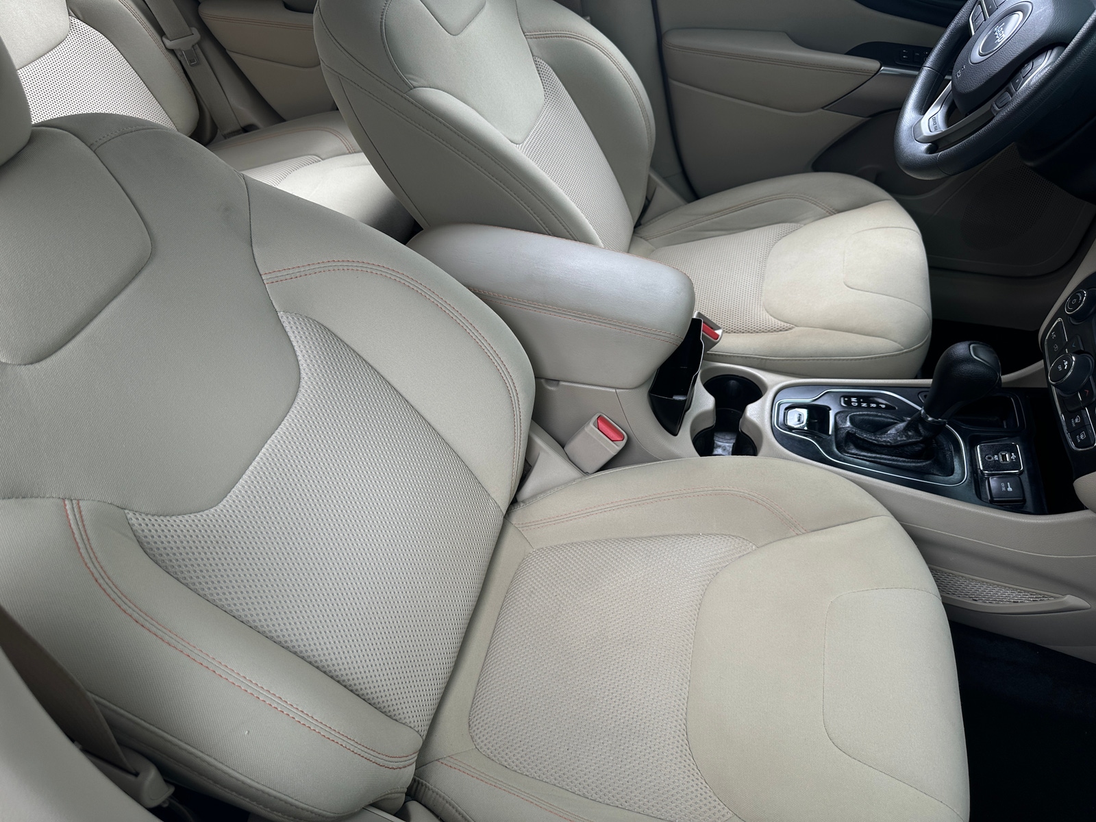 Thumbnail: 2019 Jeep Cherokee - 2