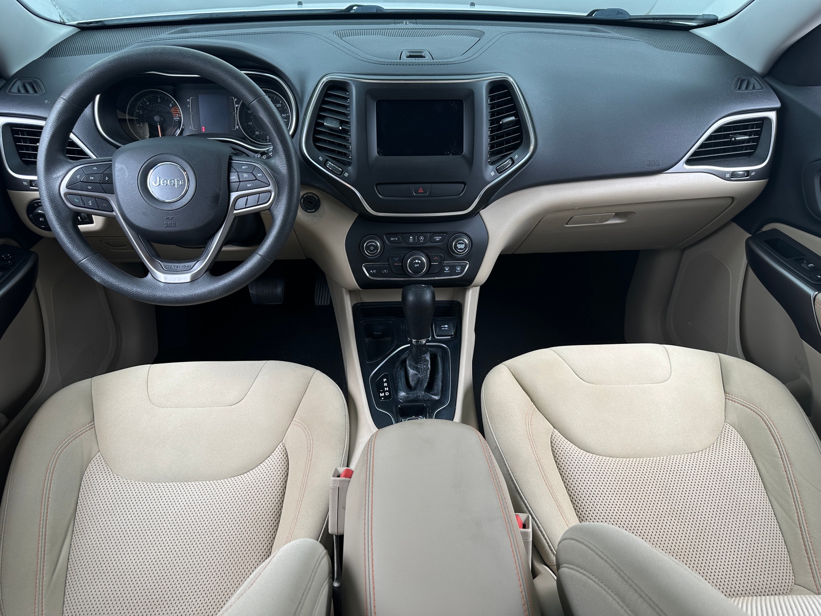 Thumbnail: 2019 Jeep Cherokee - 3