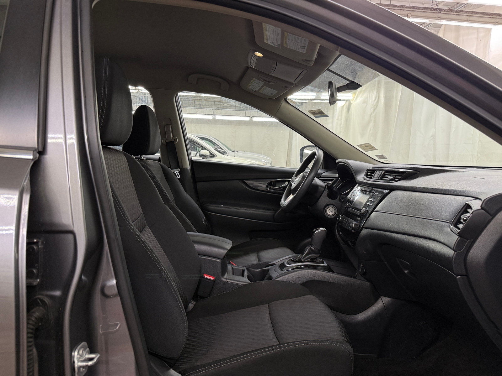 Thumbnail: 2017 Nissan Rogue - 2