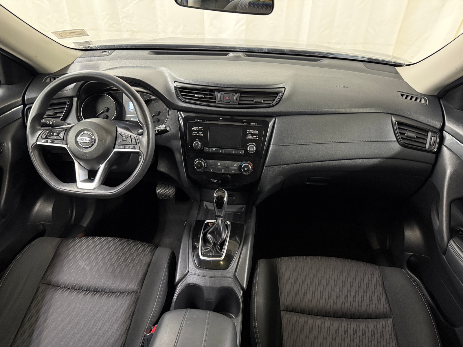 Thumbnail: 2017 Nissan Rogue - 3