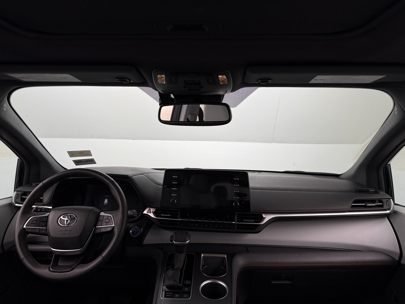 Thumbnail: 2024 Toyota Sienna - 2