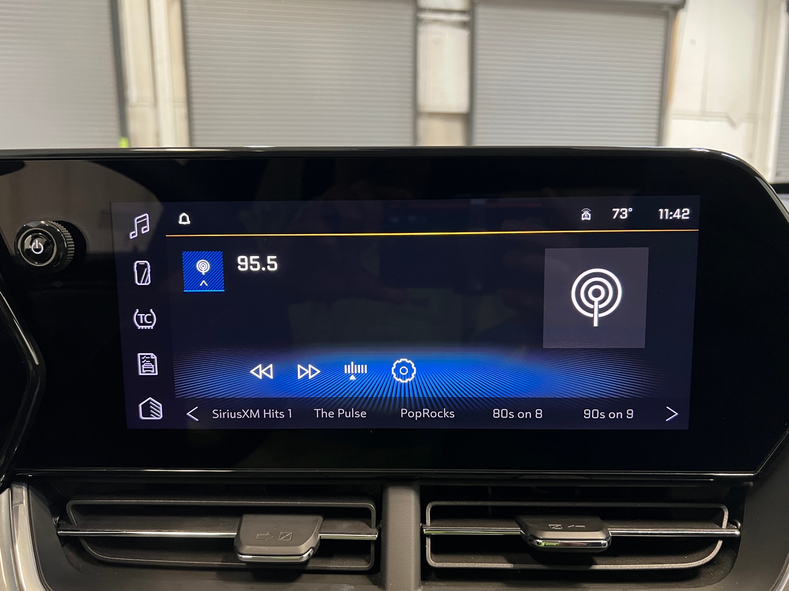 Thumbnail: 2025 Chevrolet Trax - 4