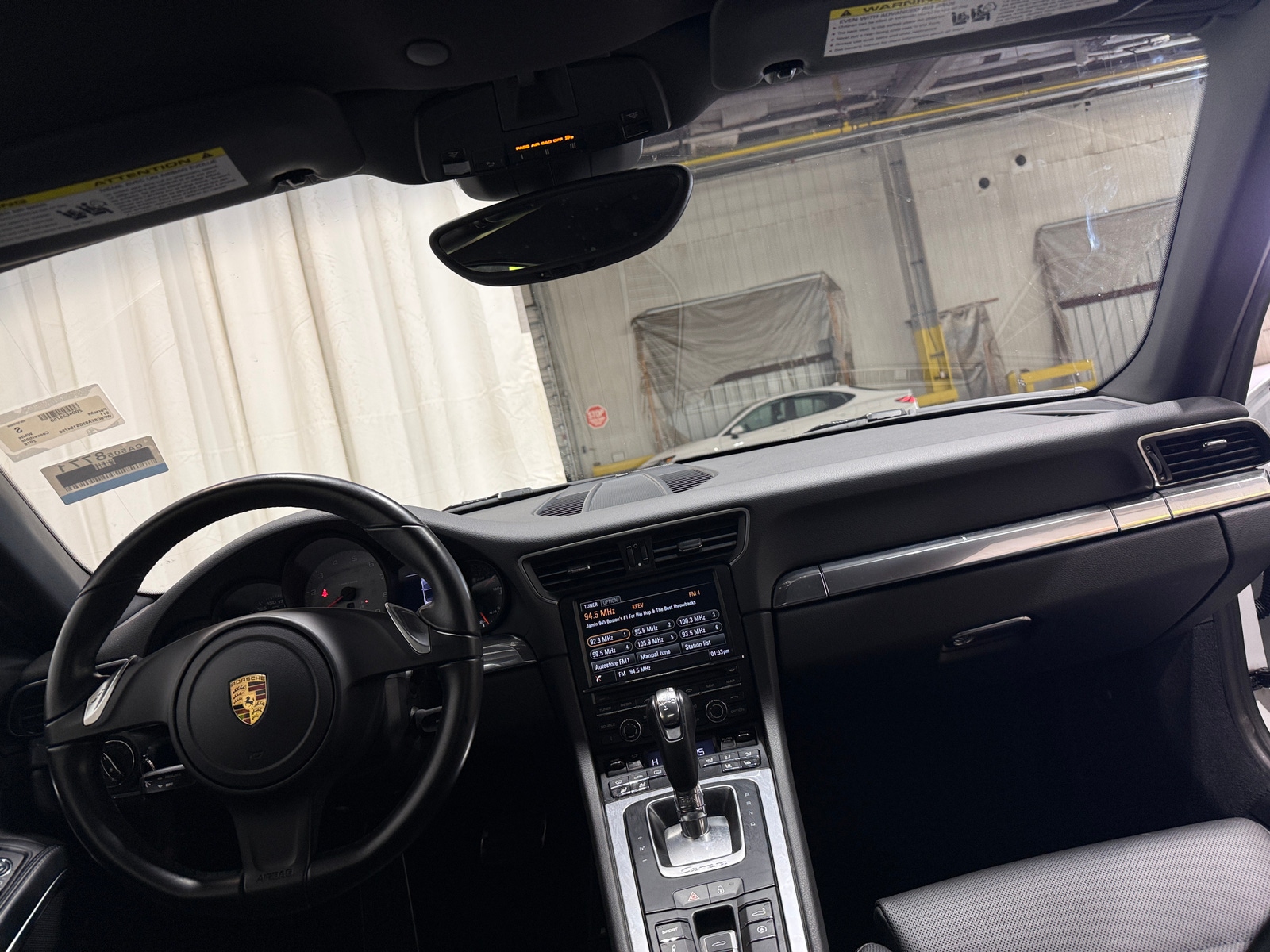 Thumbnail: 2016 Porsche 911 - 2