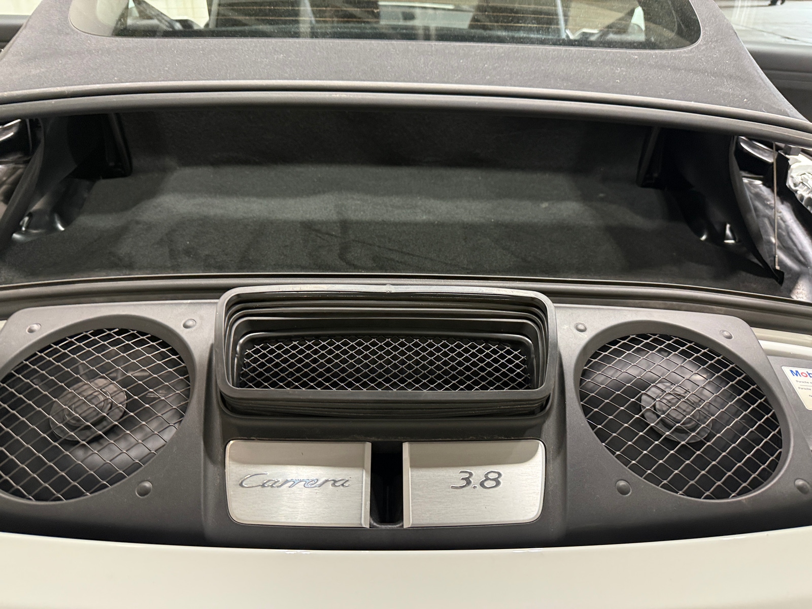 Thumbnail: 2016 Porsche 911 - 6