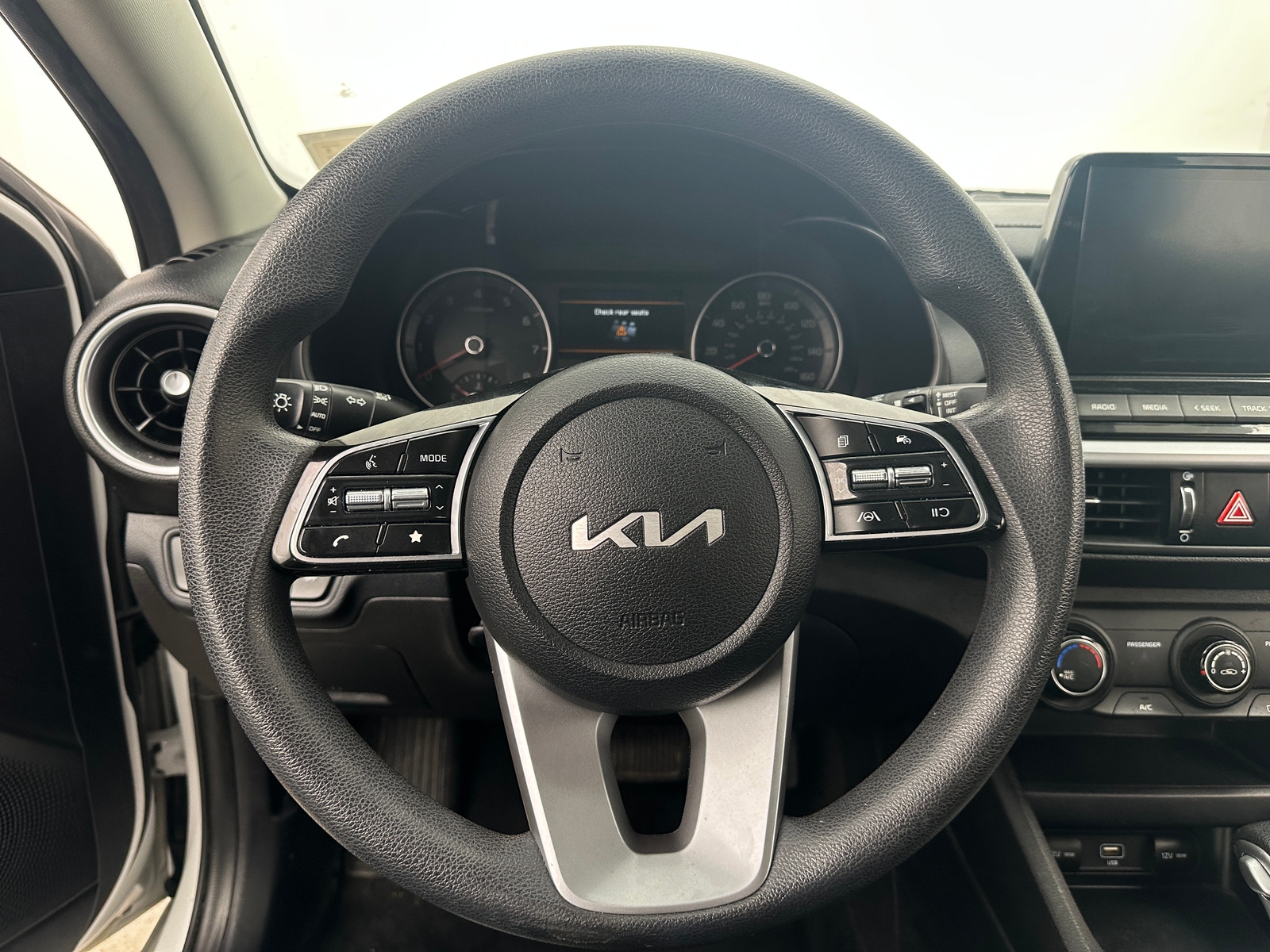 Thumbnail: 2022 Kia Forte - 5