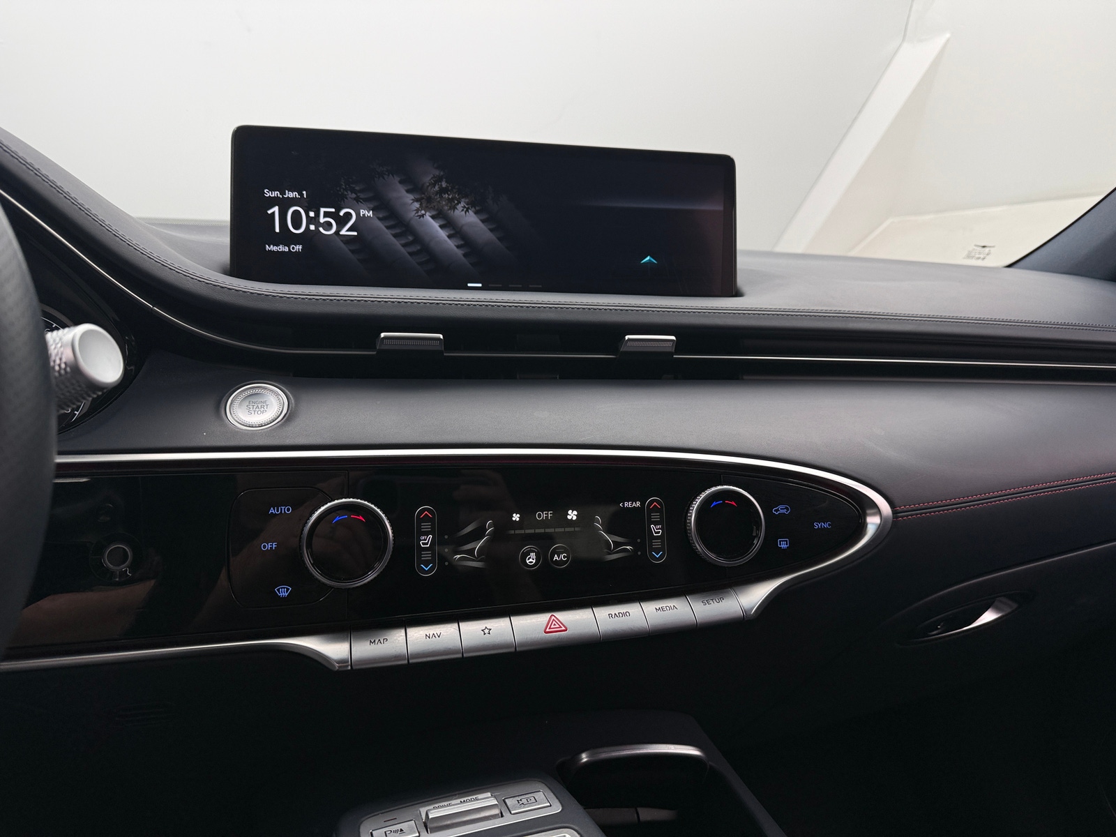 Thumbnail: 2022 Genesis GV70 - 3