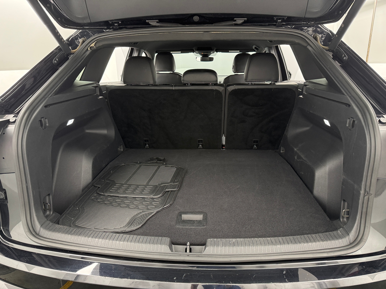 Thumbnail: 2025 Volkswagen Atlas - 6