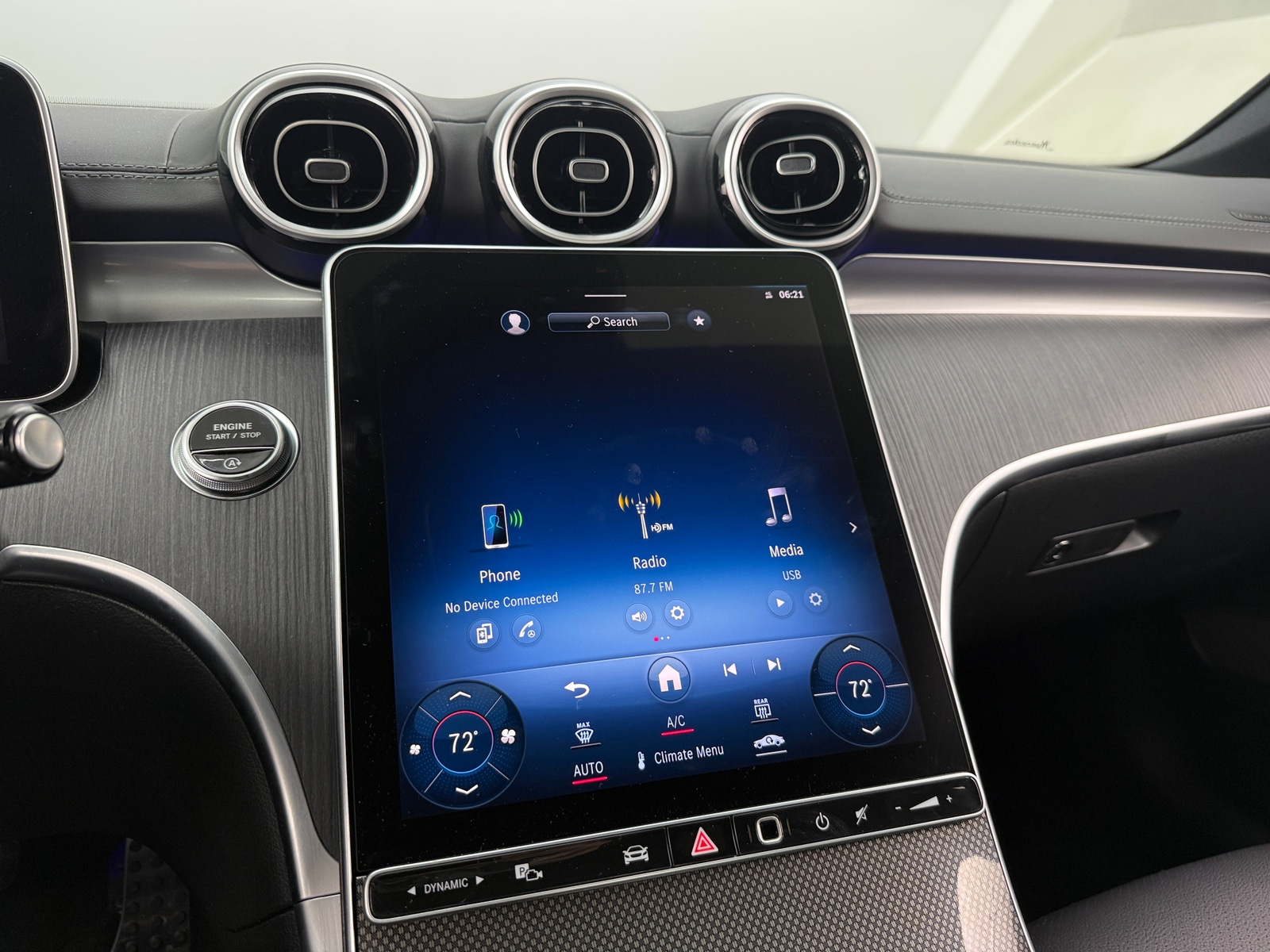 Thumbnail: 2023 Mercedes-Benz C-Class - 3