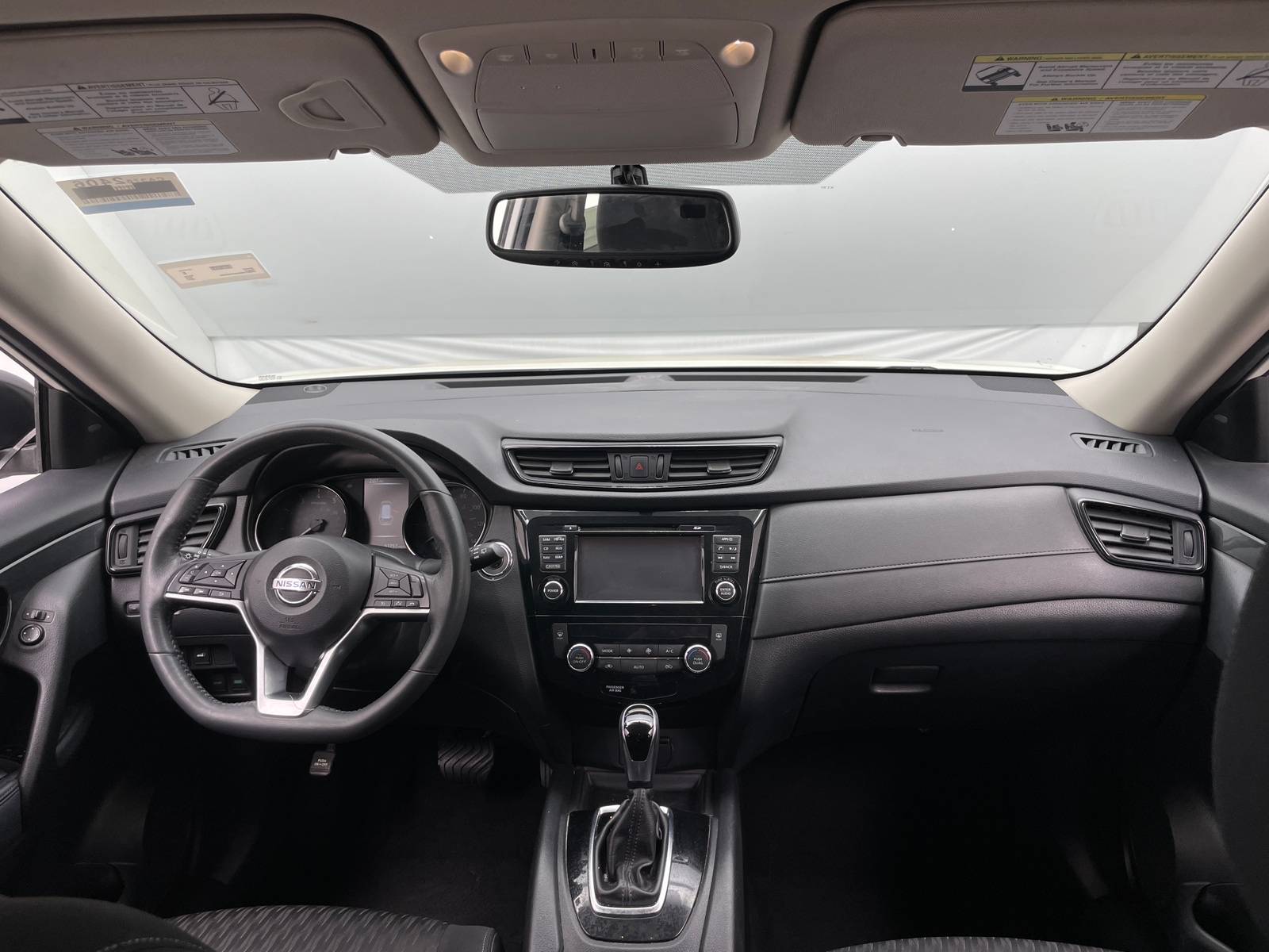 Thumbnail: 2017 Nissan Rogue - 3