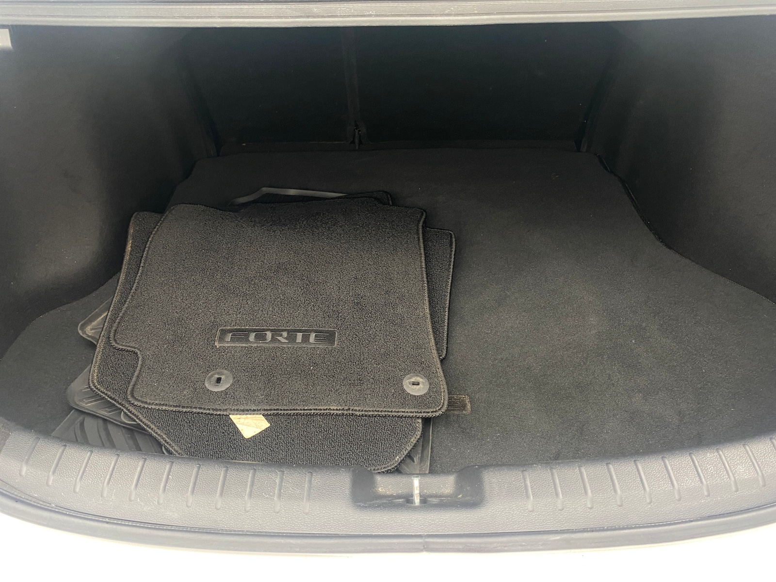 Thumbnail: 2021 Kia Forte - 7