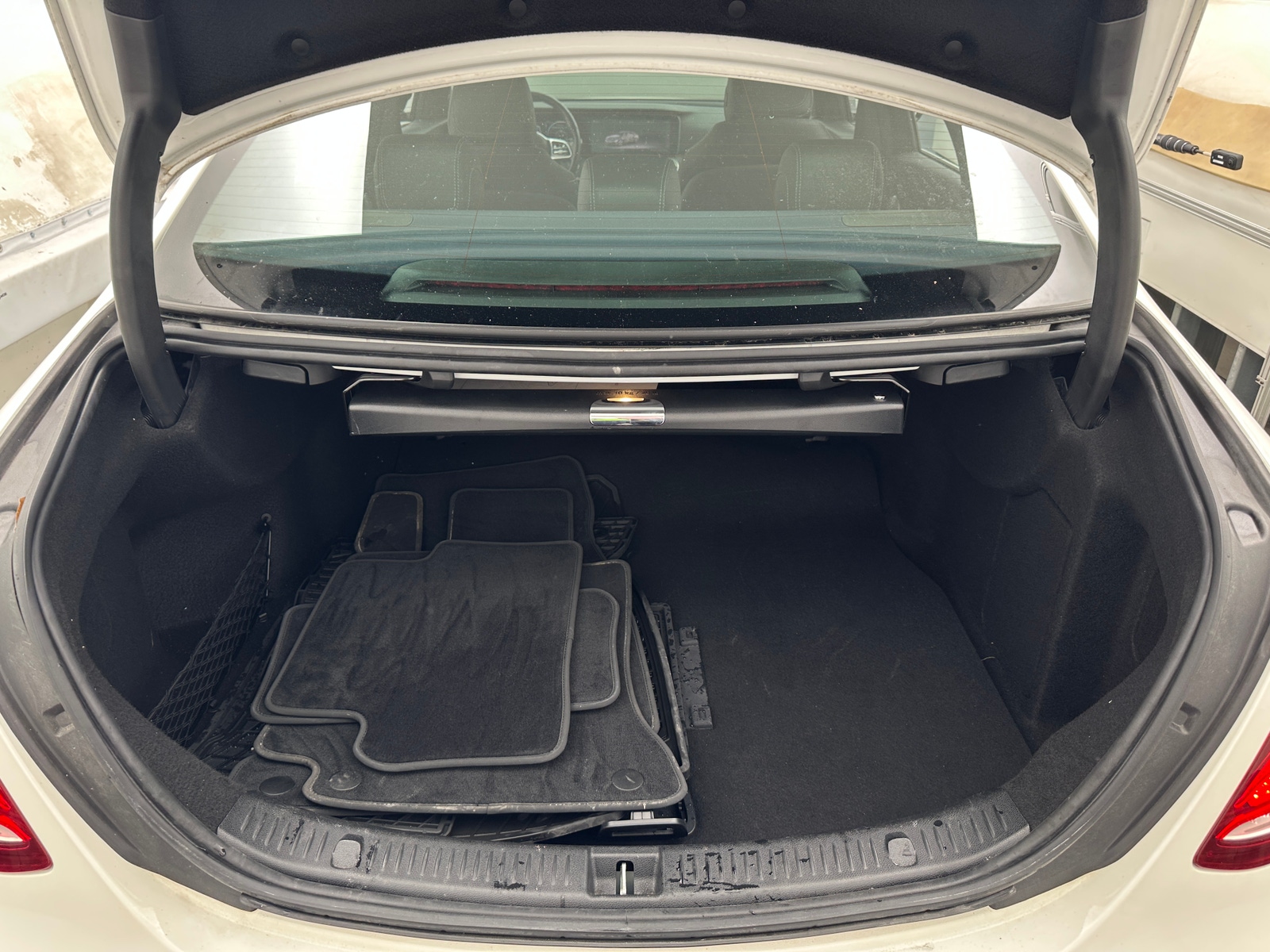 Thumbnail: 2020 Mercedes-Benz E-Class - 6