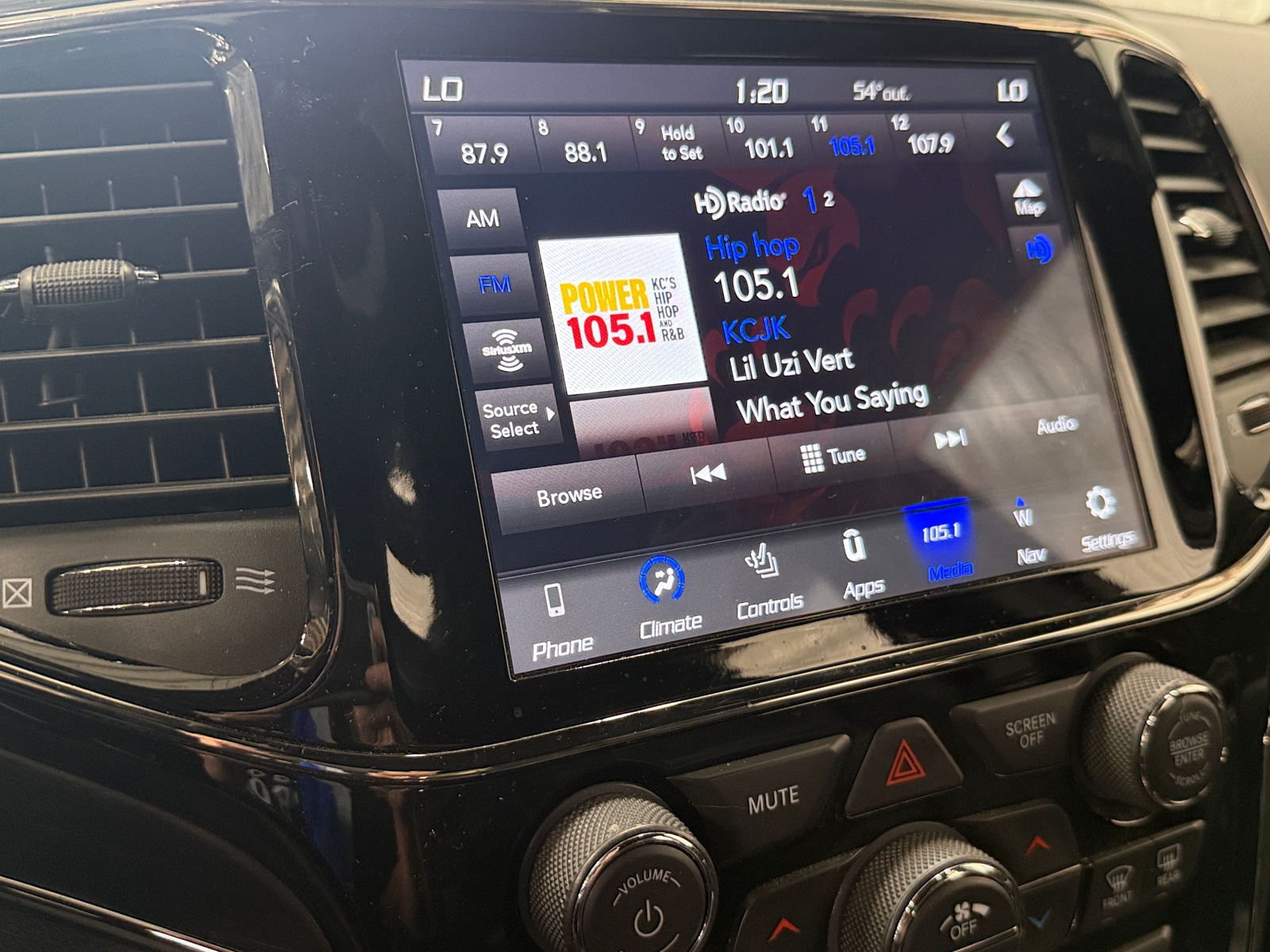 Thumbnail: 2020 Jeep Grand Cherokee - 3