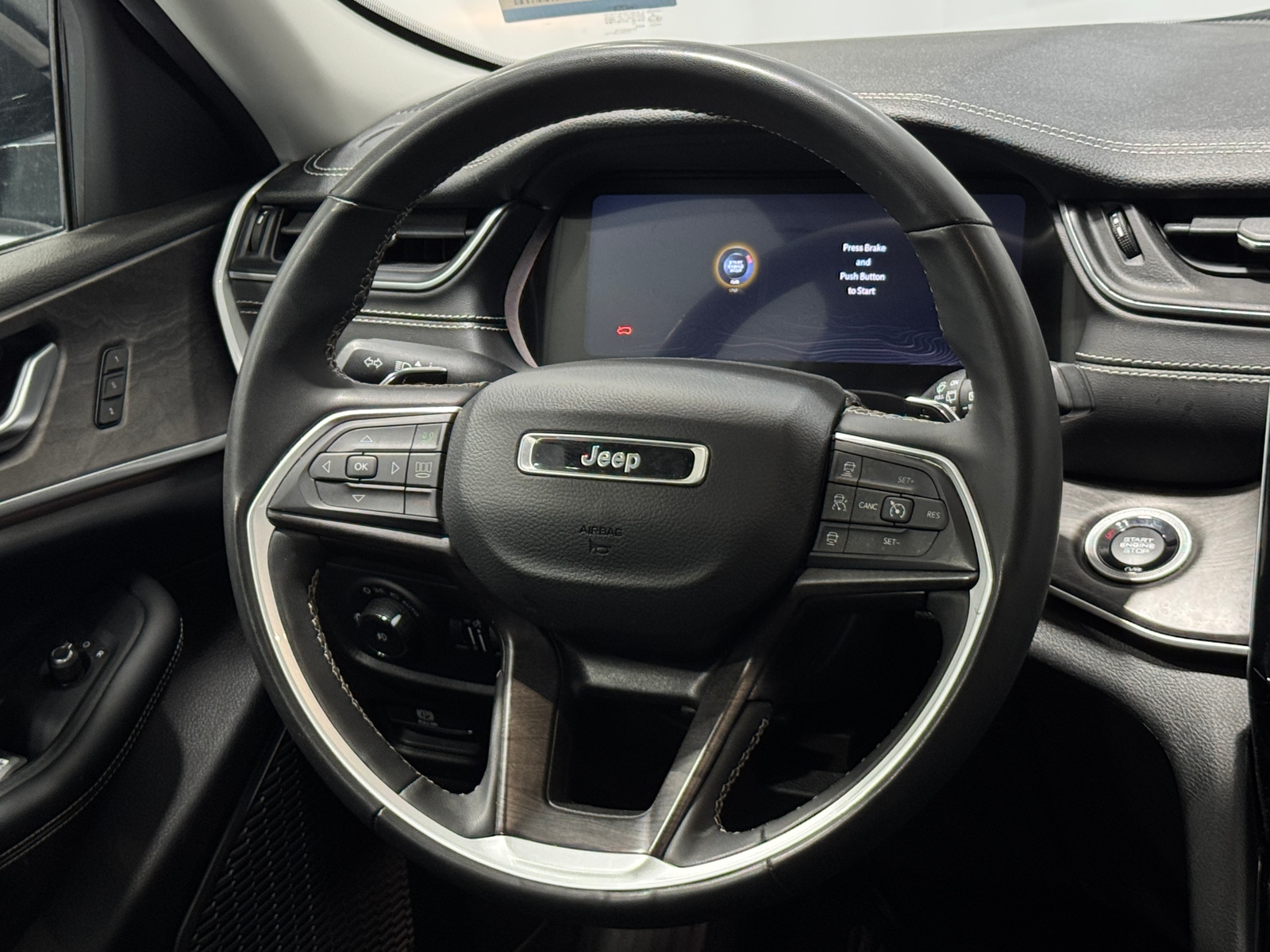 Thumbnail: 2023 Jeep Grand Cherokee - 4