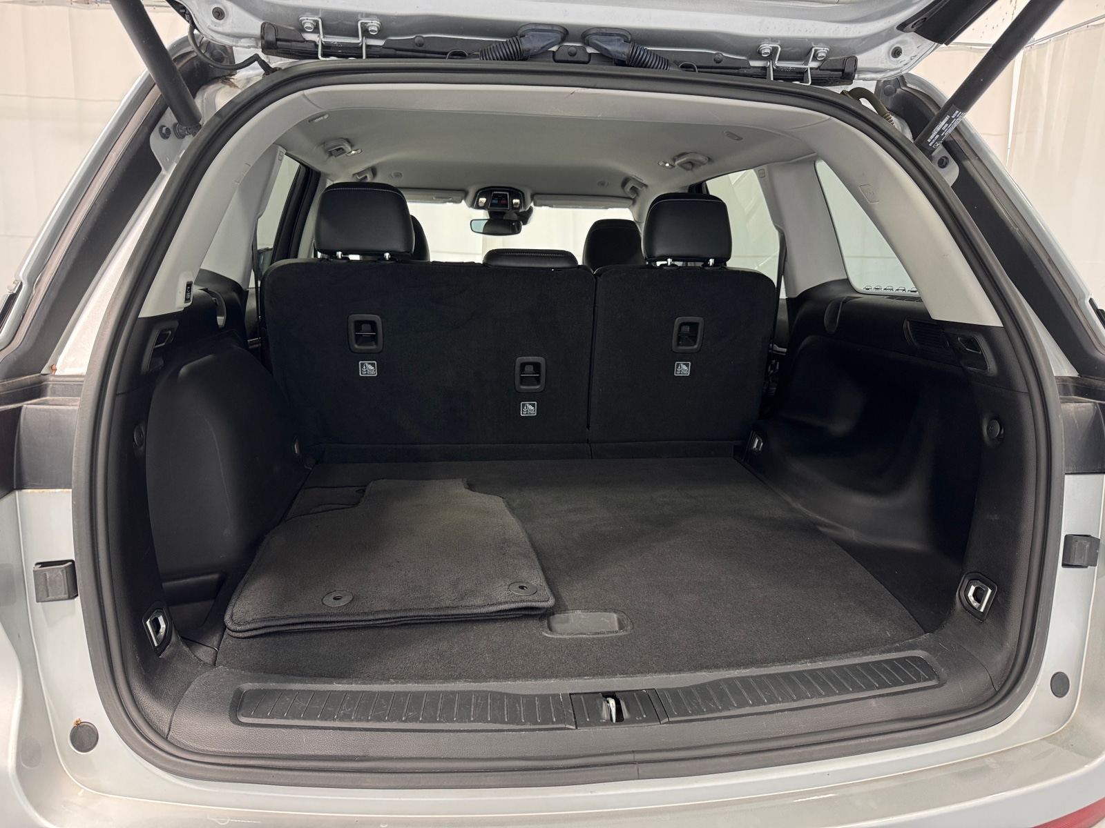 Thumbnail: 2023 Jeep Grand Cherokee - 6