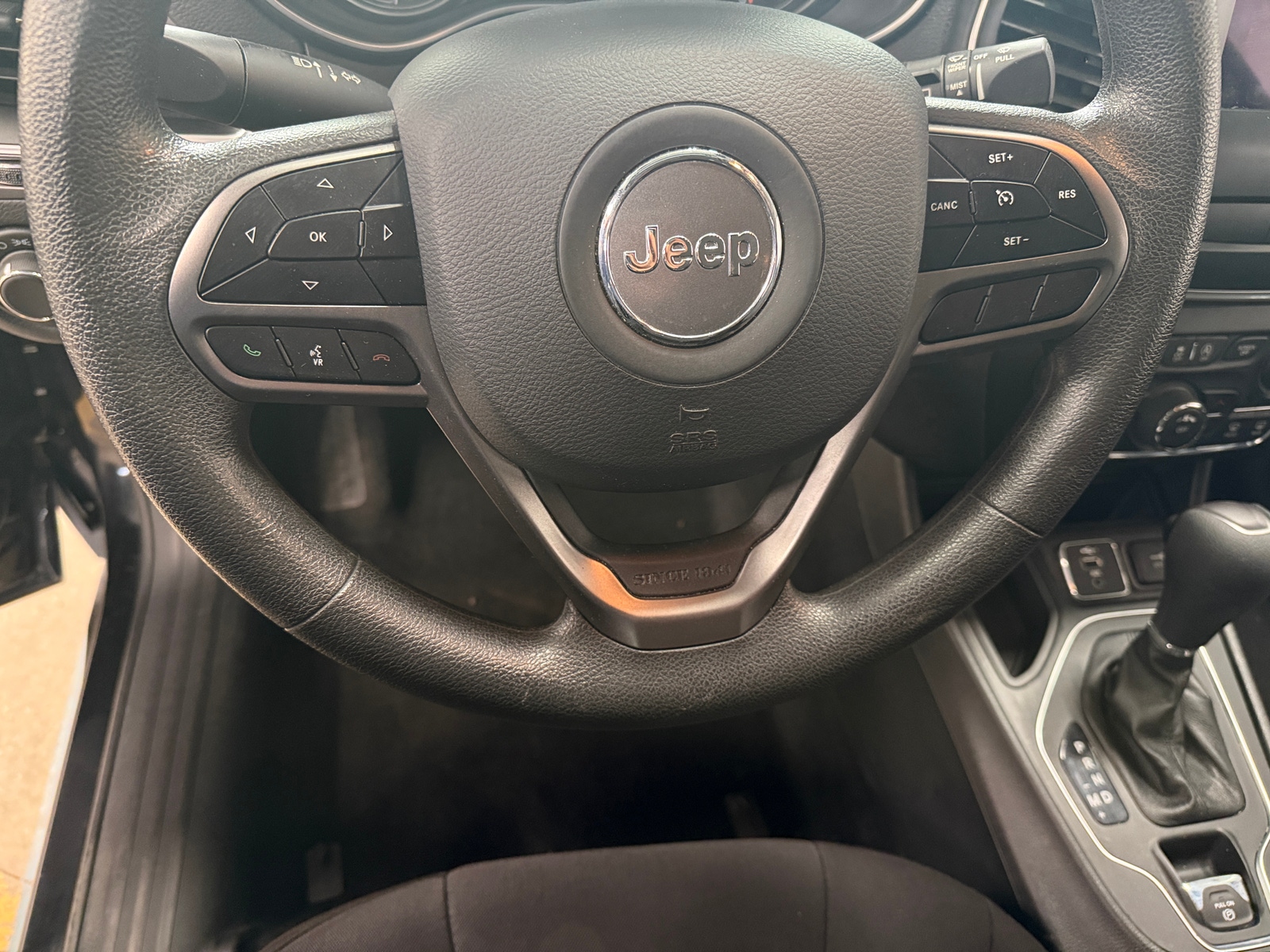 Thumbnail: 2021 Jeep Cherokee - 5