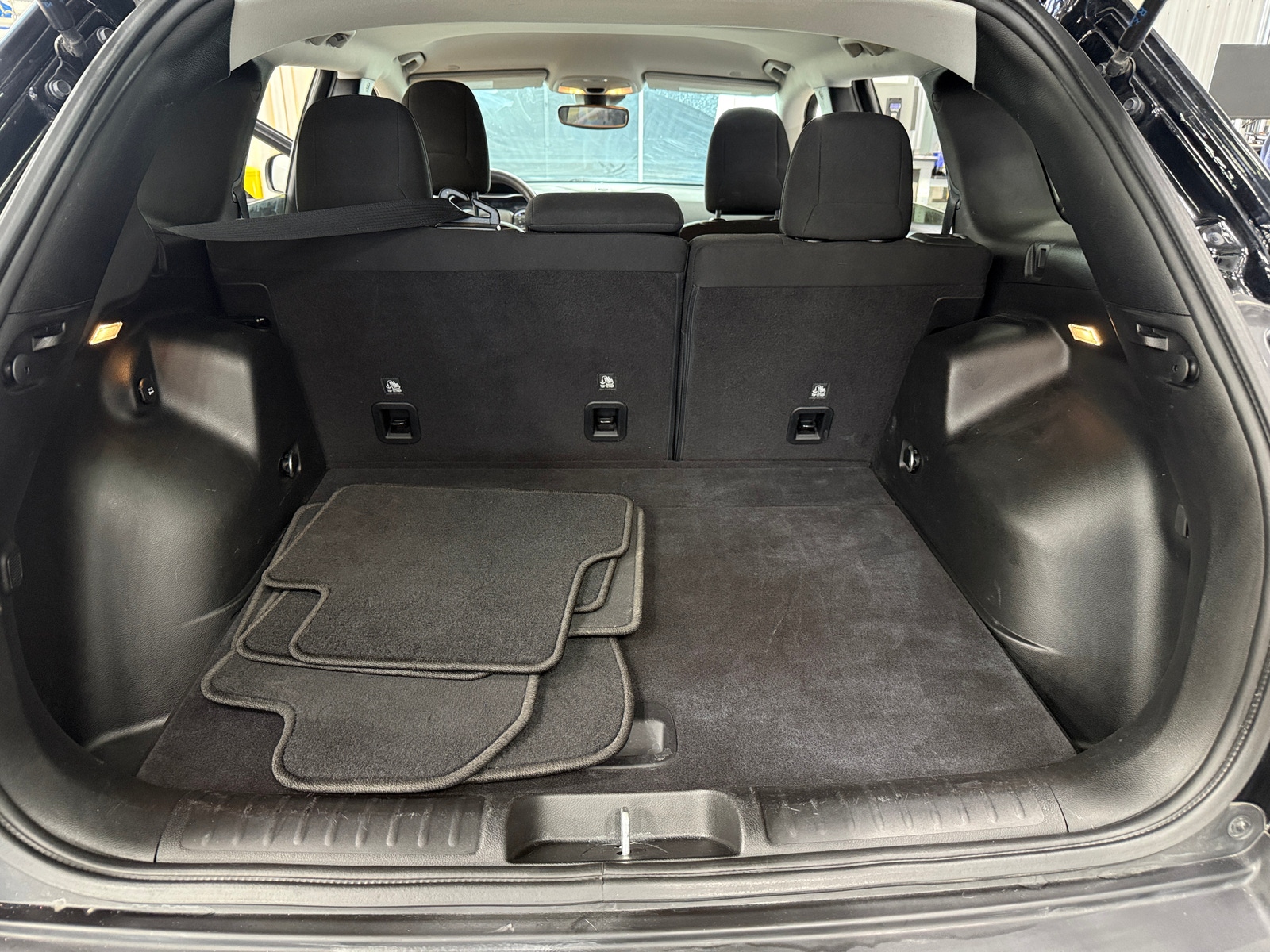 Thumbnail: 2021 Jeep Cherokee - 7