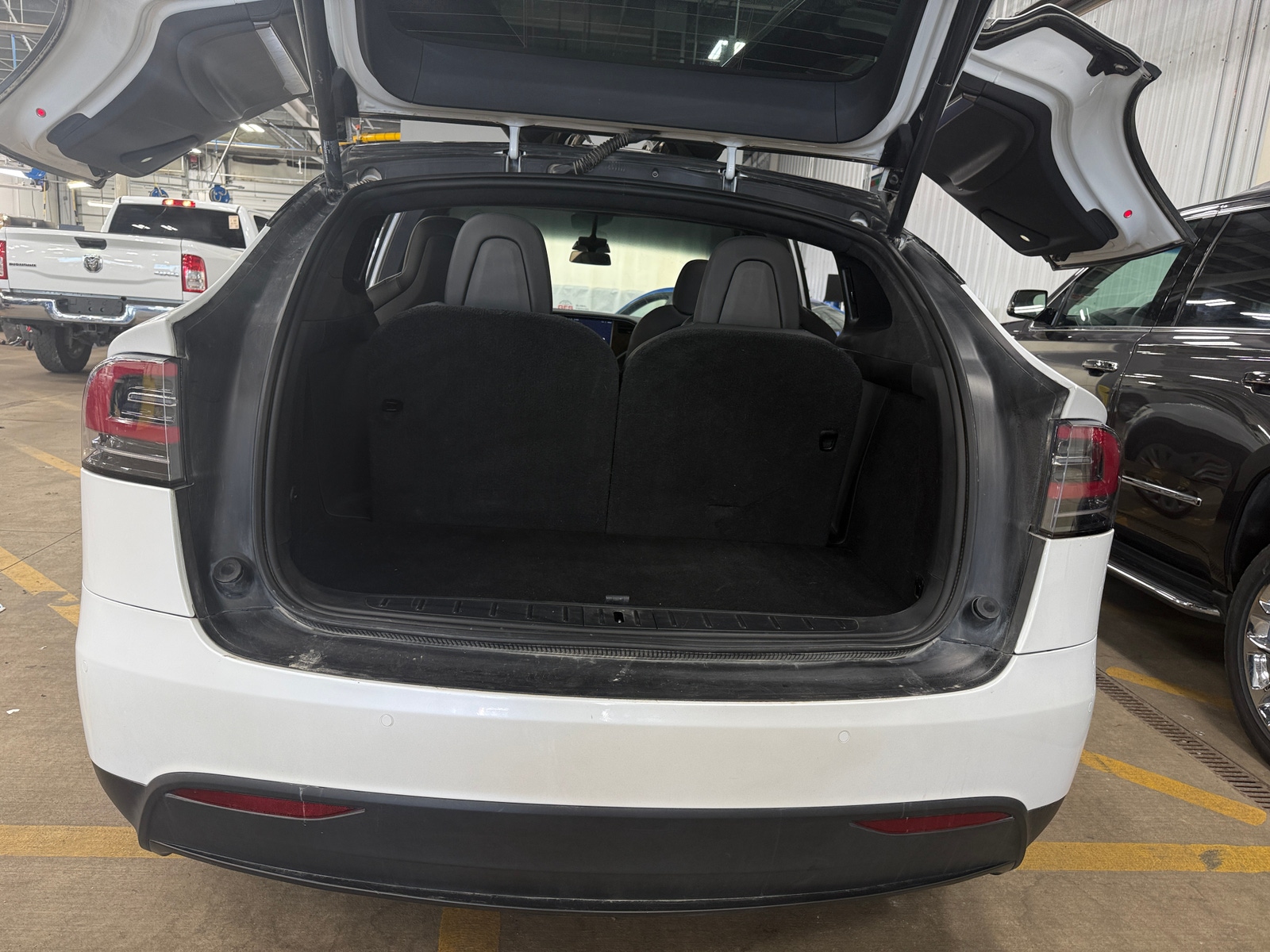 Thumbnail: 2020 Tesla Model X - 6