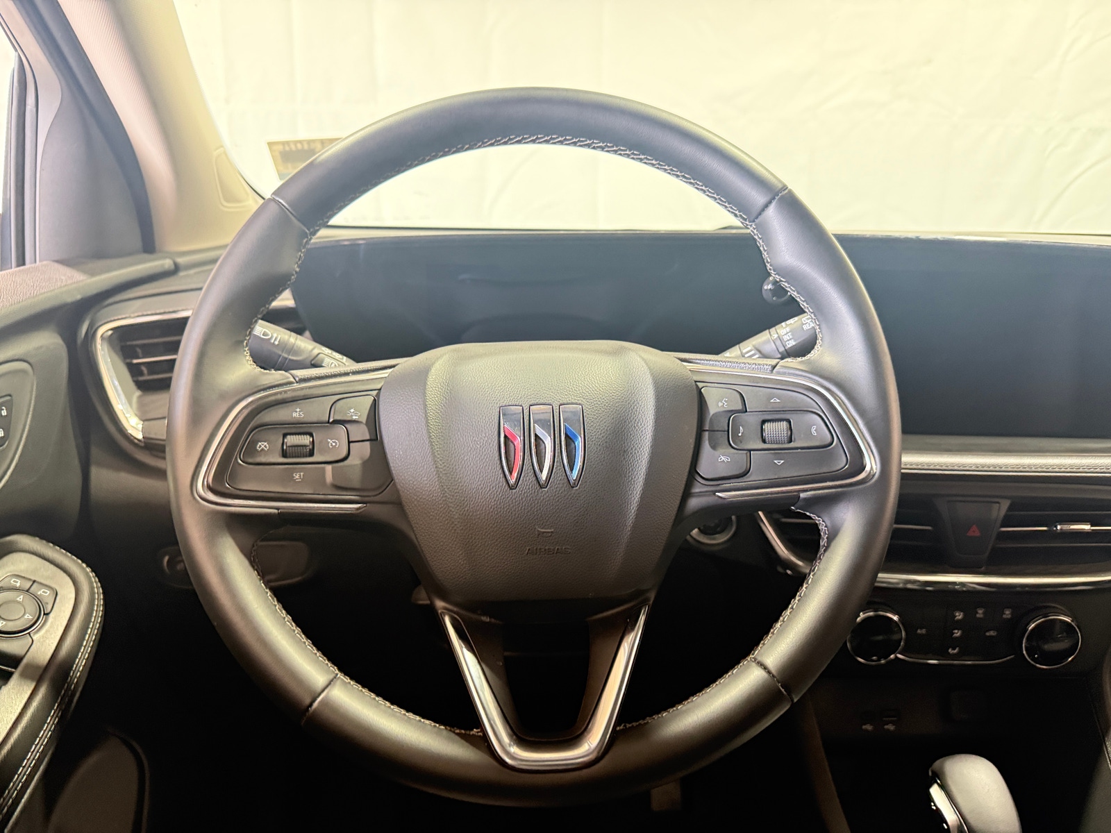 Thumbnail: 2025 Buick Encore GX - 4