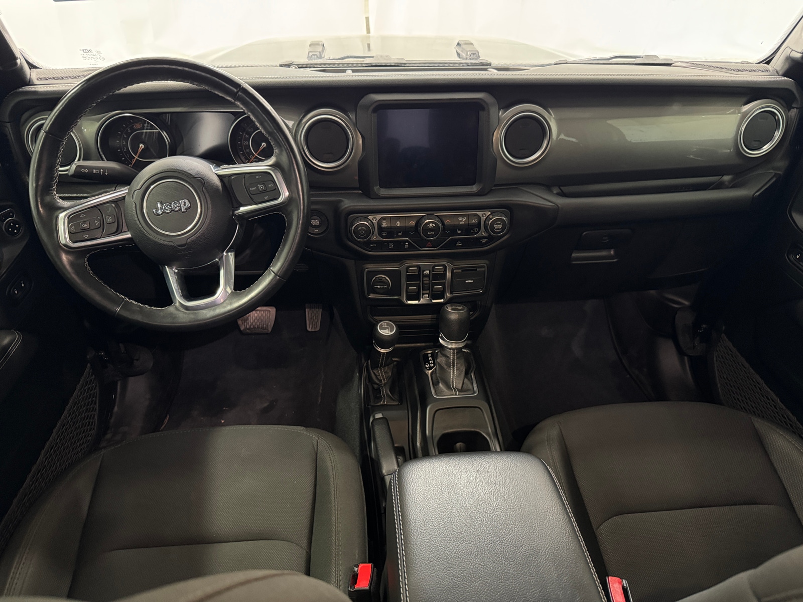 Thumbnail: 2022 Jeep Wrangler - 3