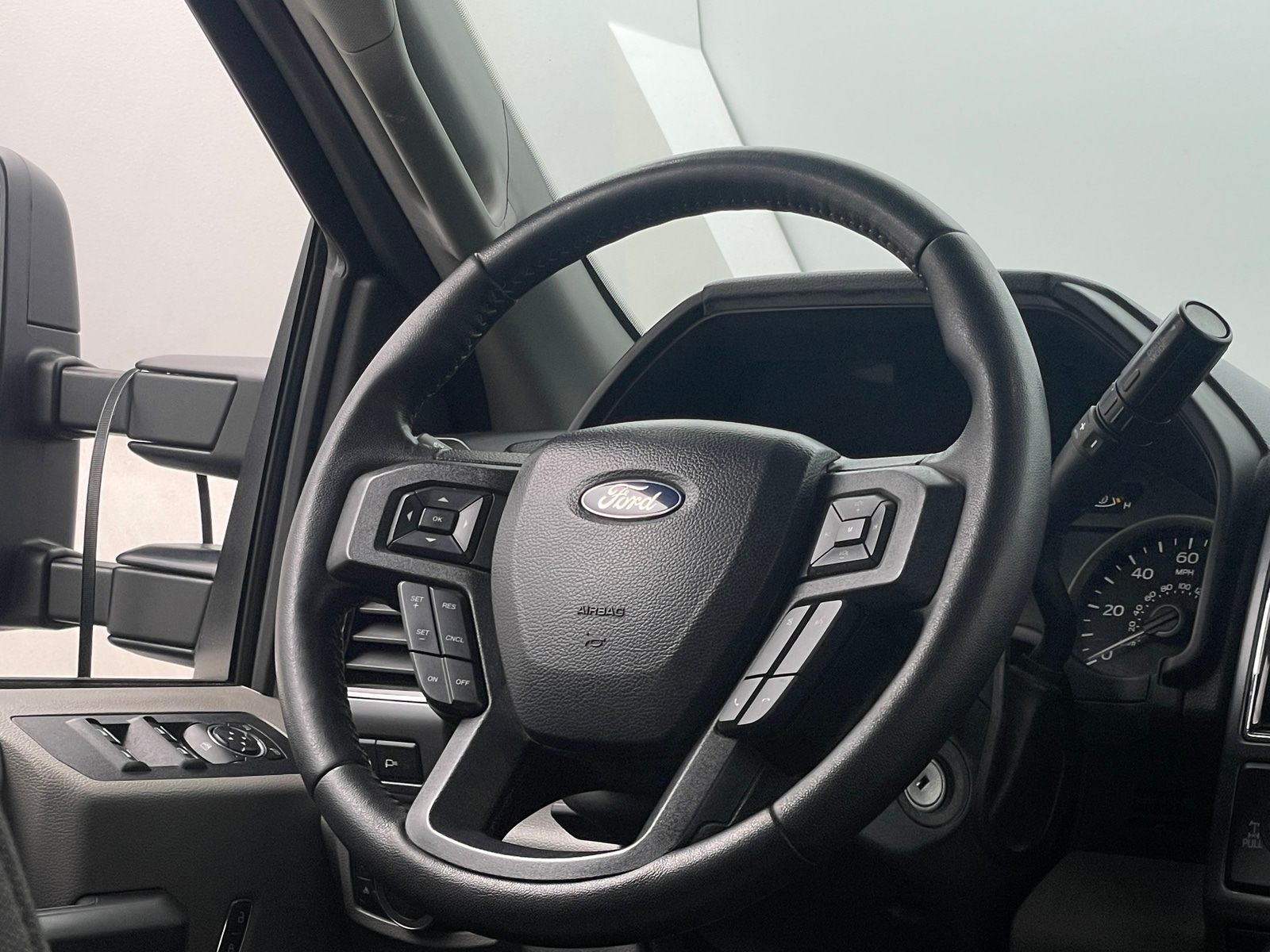 Thumbnail: 2019 Ford Econoline - 5