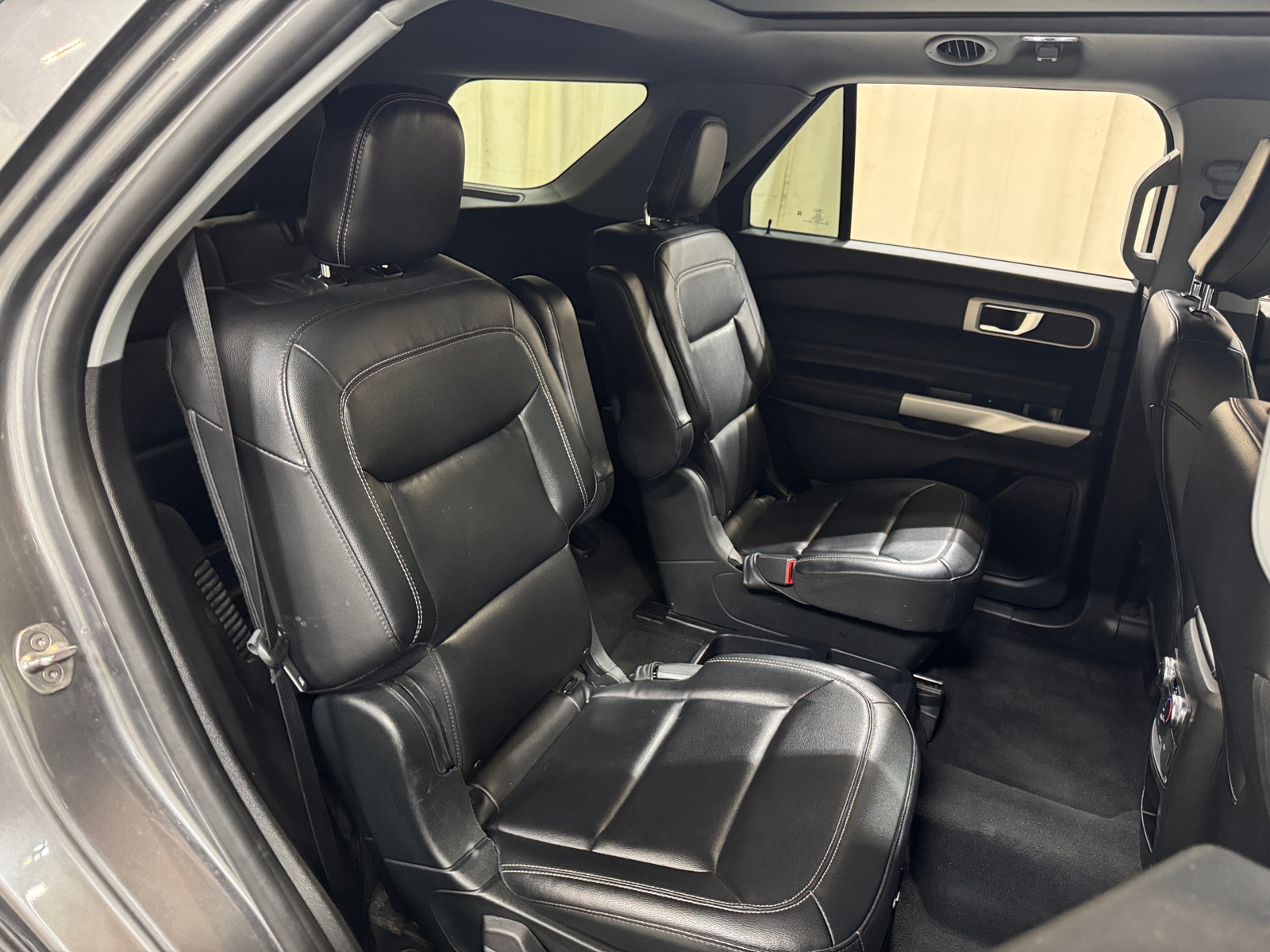 Thumbnail: 2021 Ford Explorer - 6