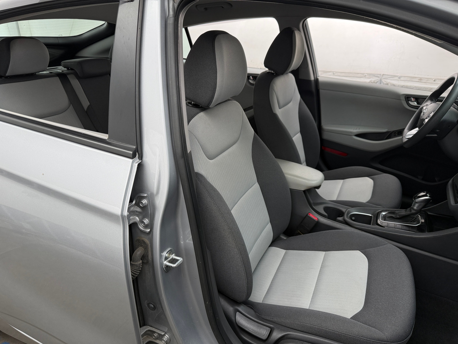 Thumbnail: 2020 Hyundai Ioniq - 2