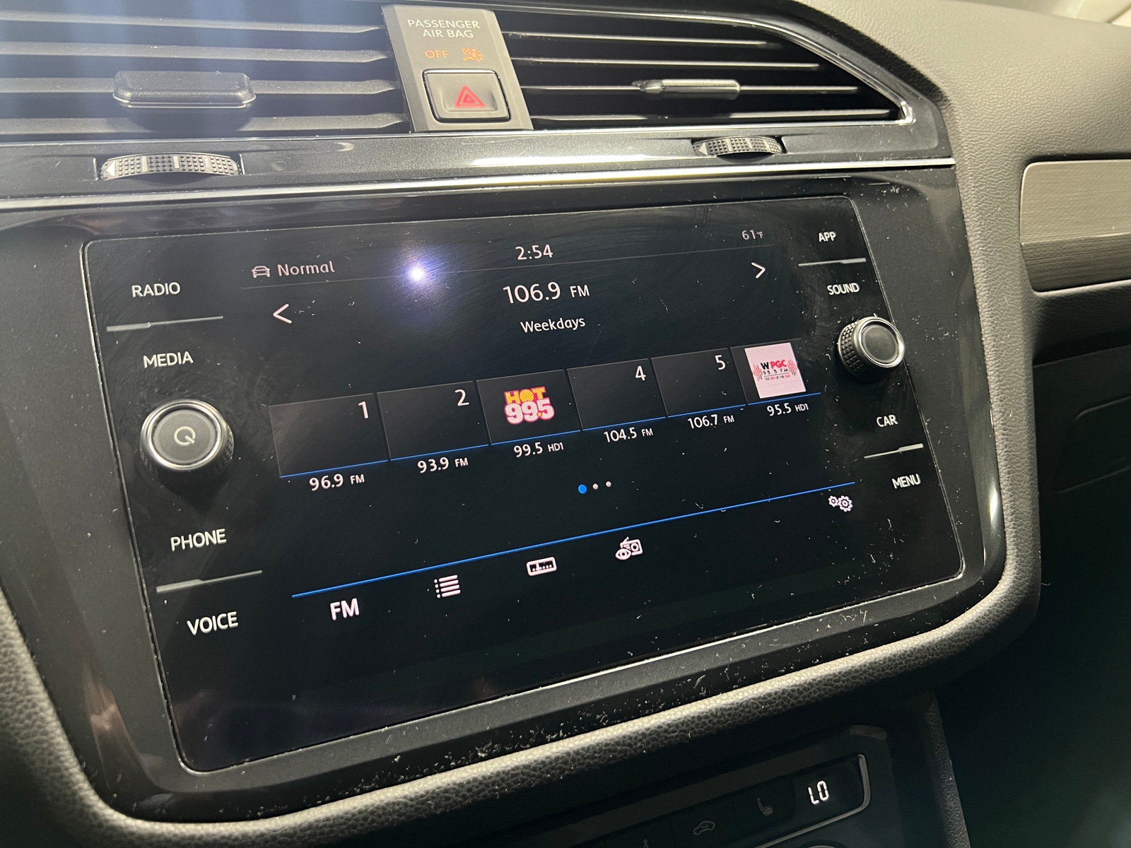 Thumbnail: 2018 Volkswagen Tiguan - 3