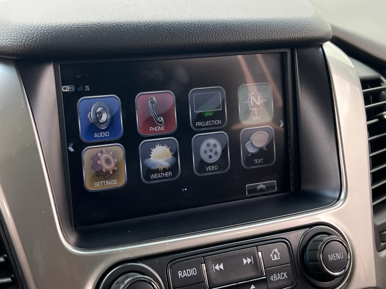 Thumbnail: 2019 Chevrolet Tahoe - 3