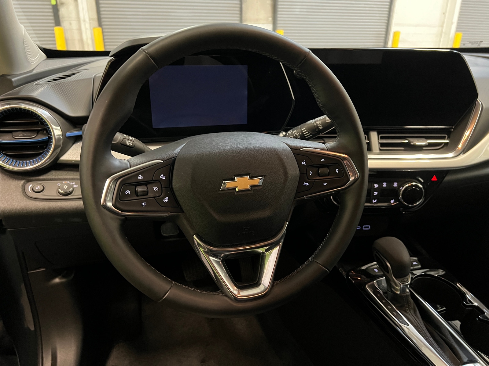 Thumbnail: 2025 Chevrolet Trax - 5