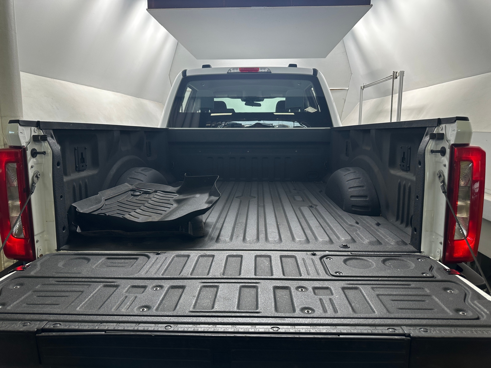 Thumbnail: 2023 Ford Econoline - 7