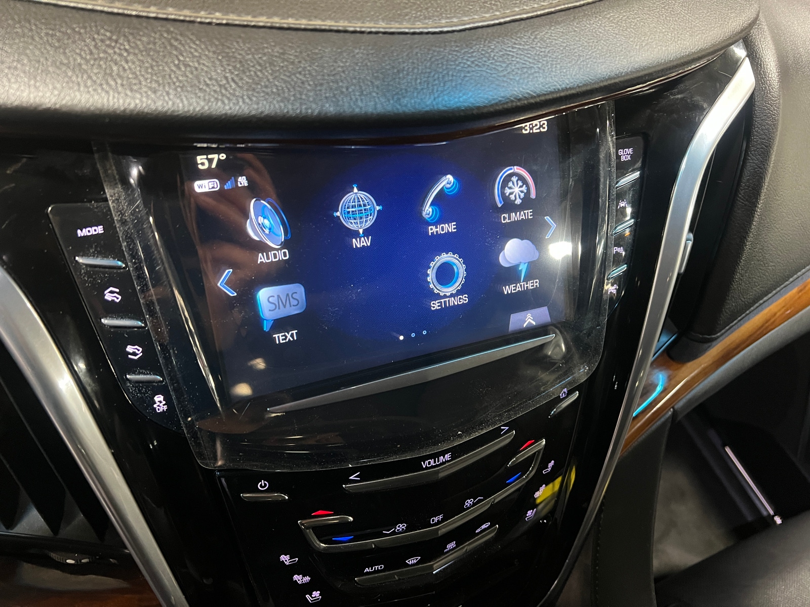 Thumbnail: 2018 Cadillac Escalade - 3