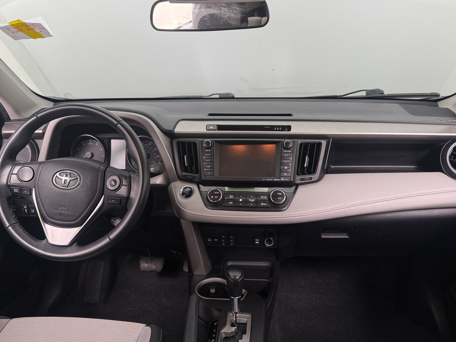 Thumbnail: 2018 Toyota RAV4 - 3