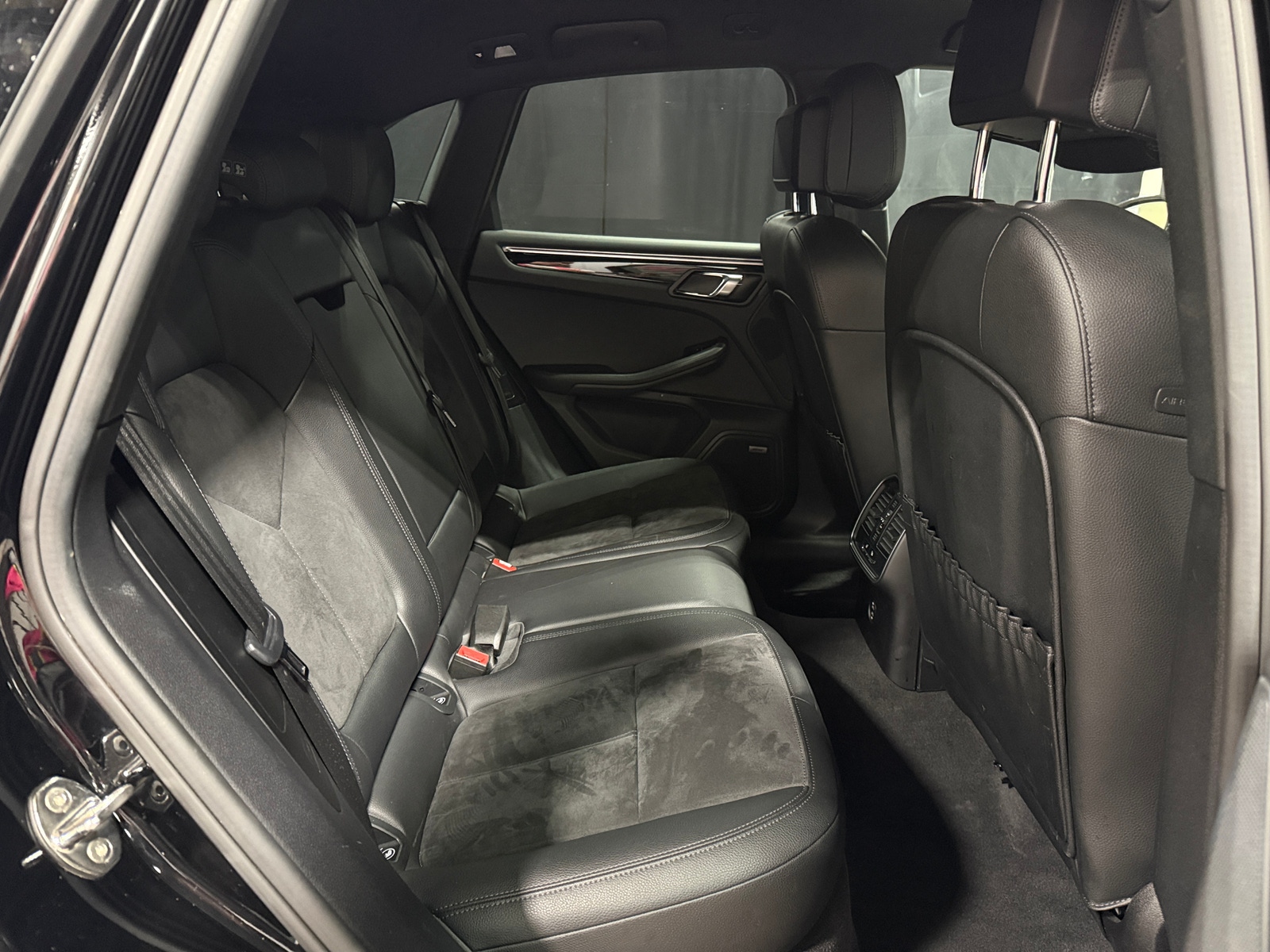 Thumbnail: 2020 Porsche Macan - 5