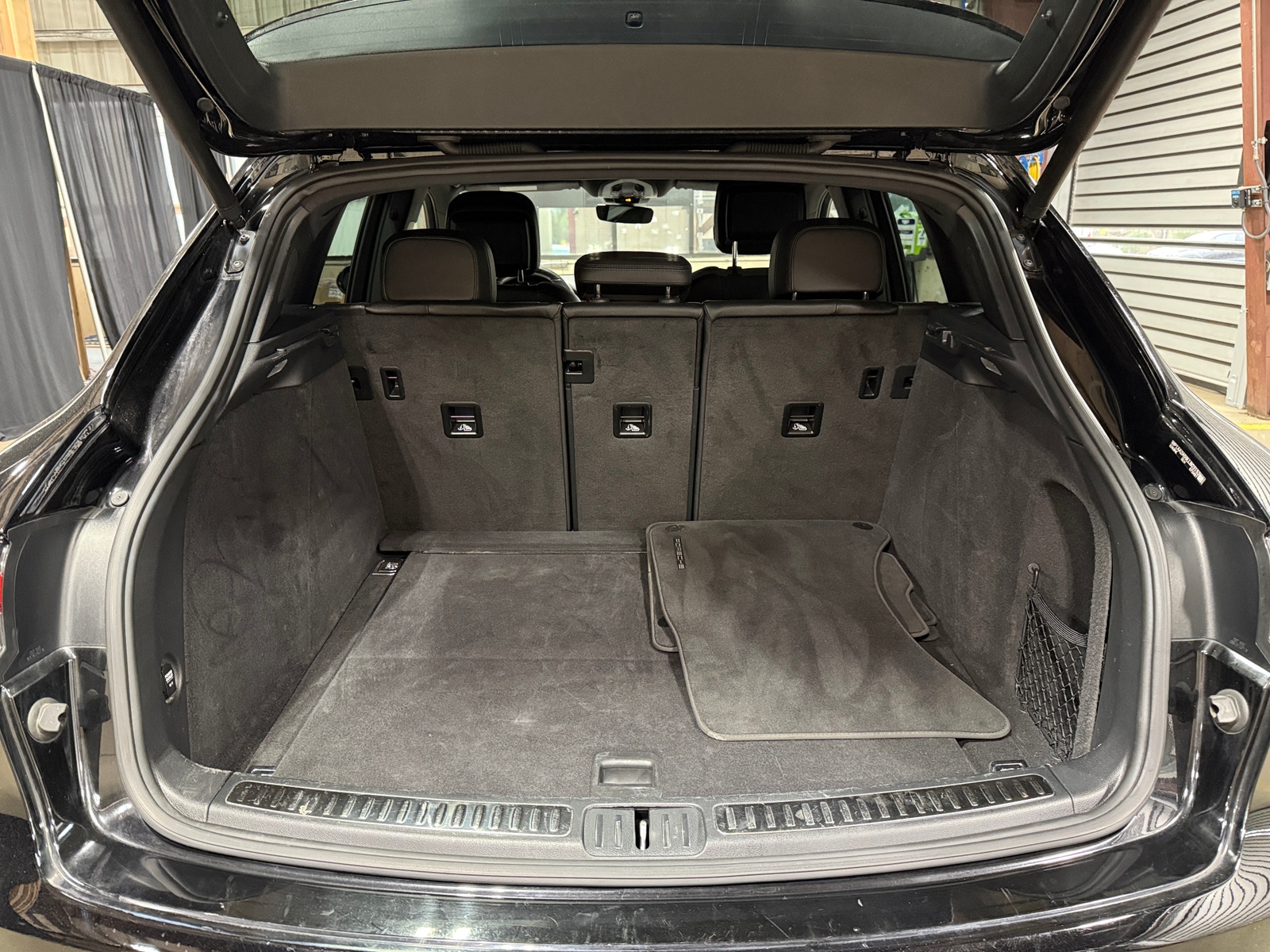 Thumbnail: 2020 Porsche Macan - 6